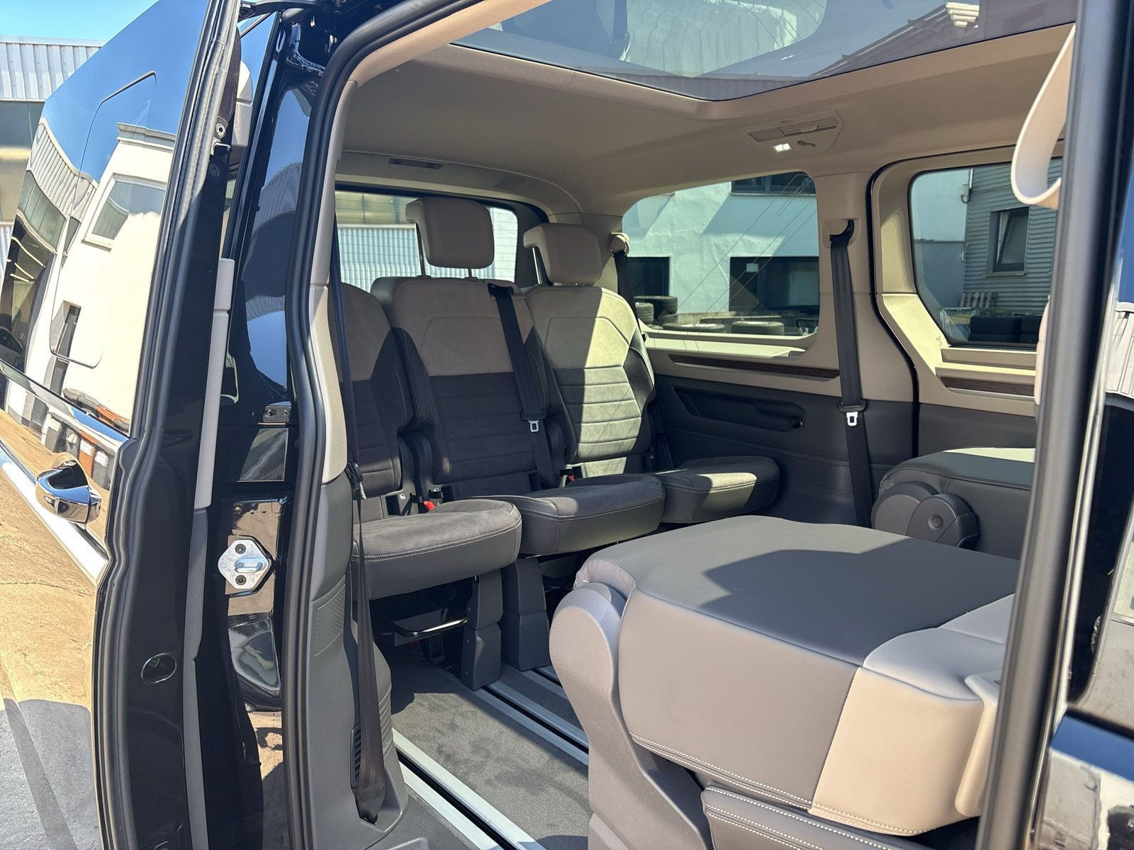 Volkswagen - Multivan_19