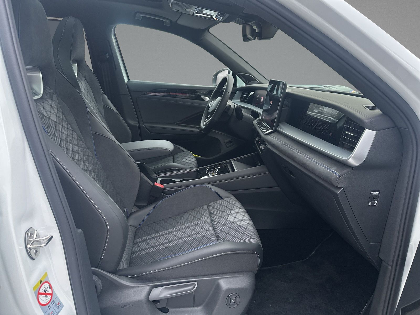 Volkswagen - Tayron_10