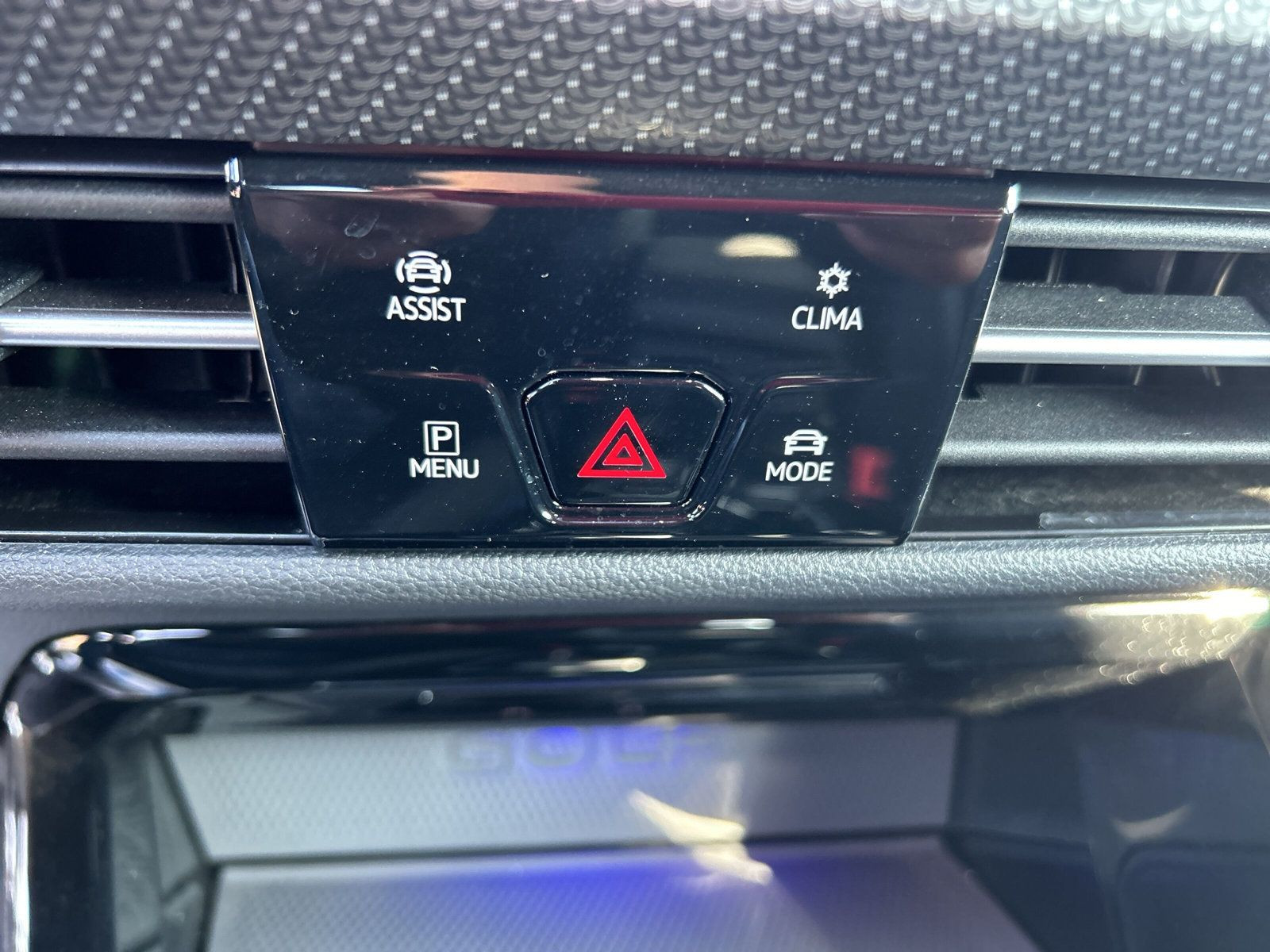 Volkswagen - Golf_16