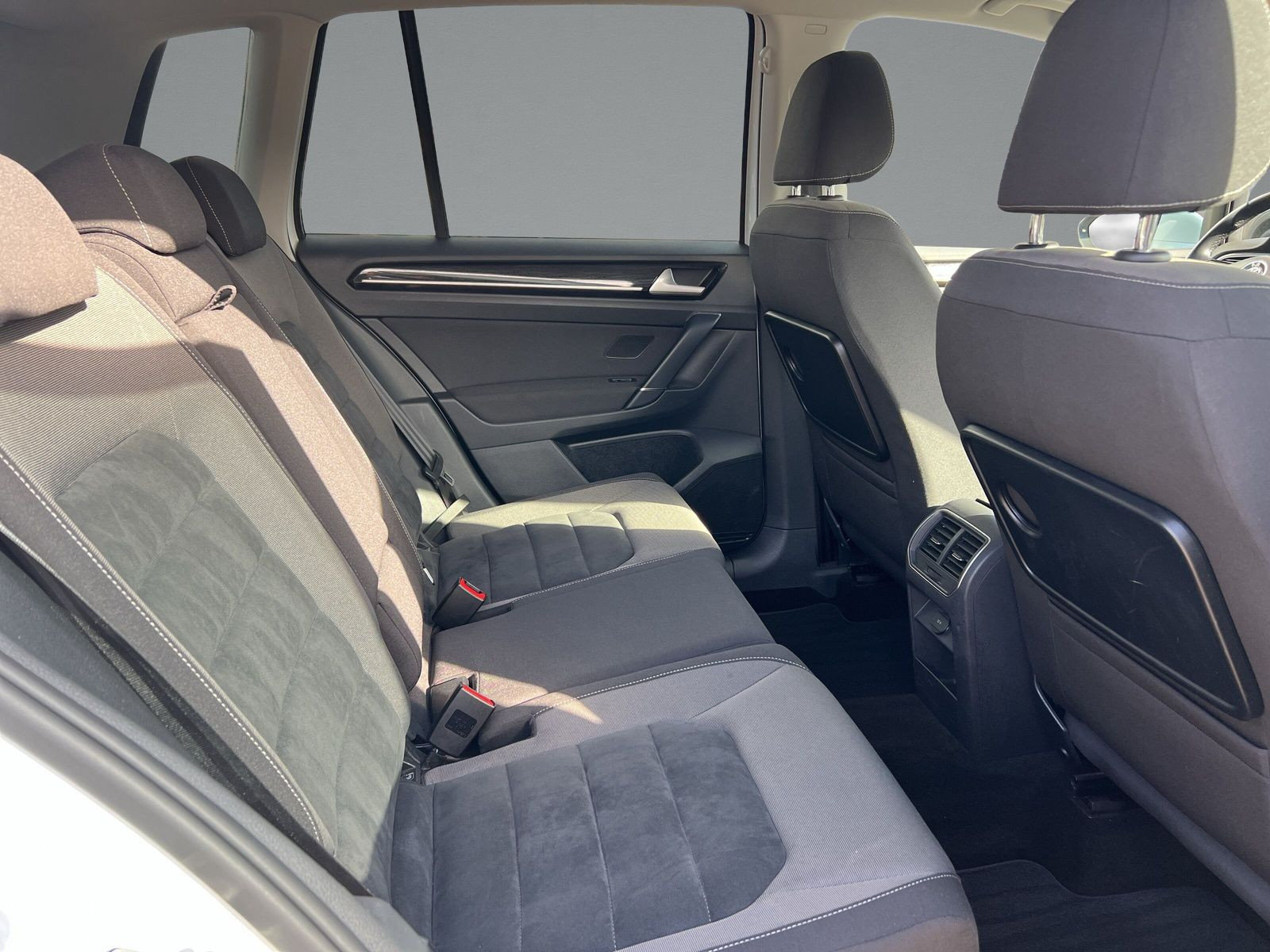 Volkswagen - Golf Sportsvan_13