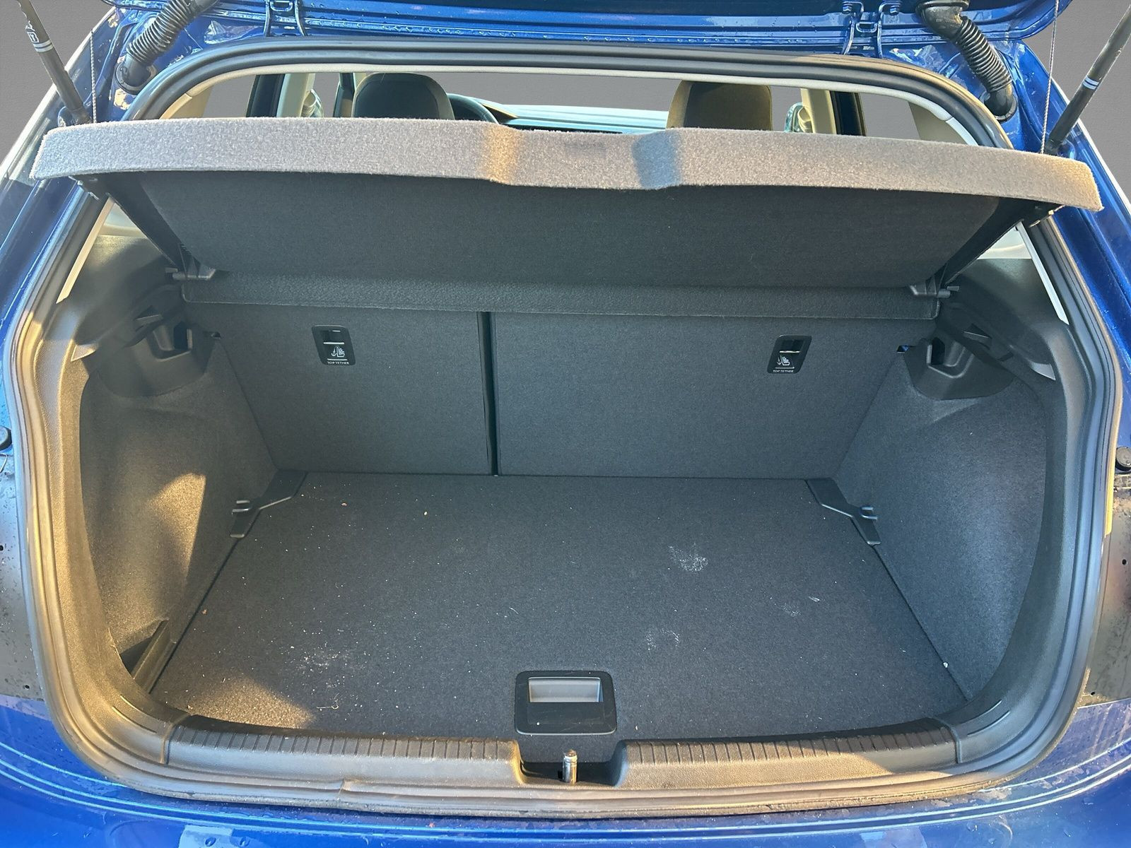 Volkswagen - Polo_12