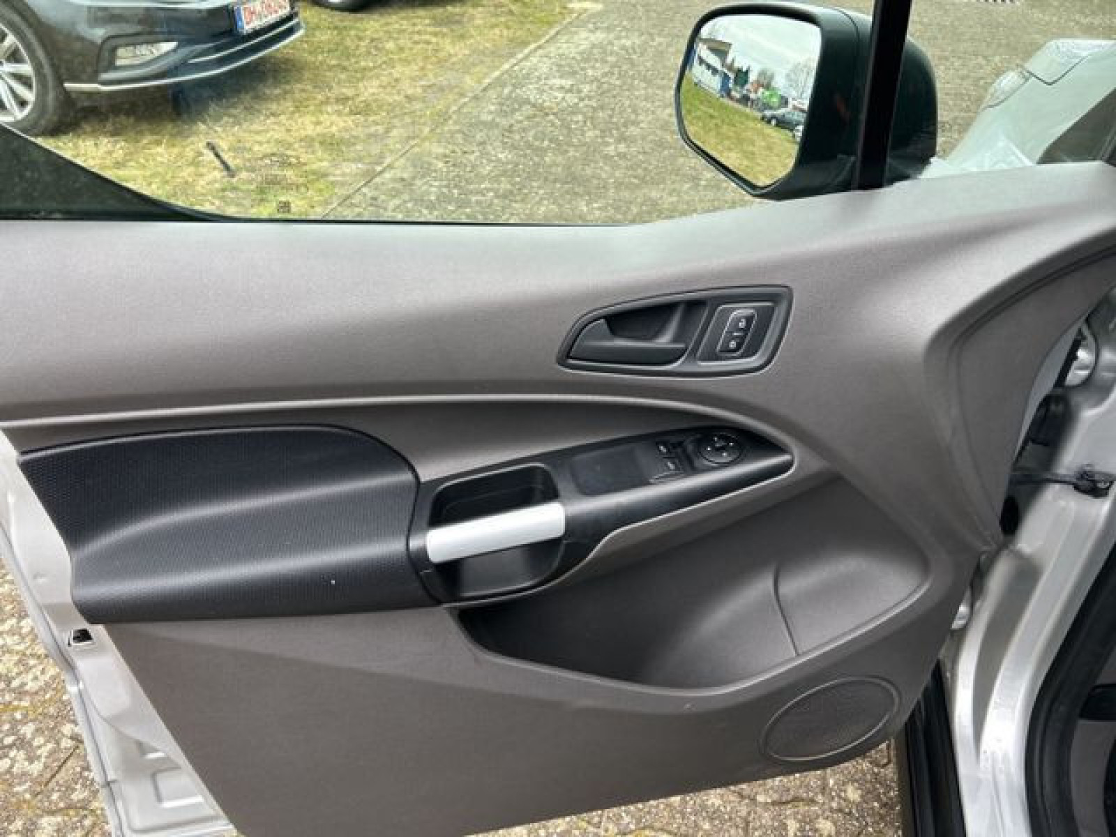 Ford - Transit Connect_21