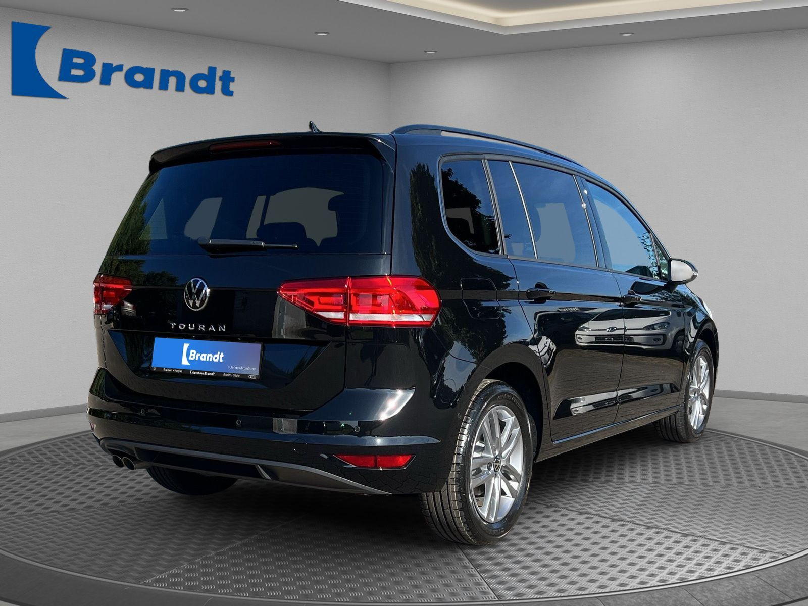Volkswagen - Touran_4
