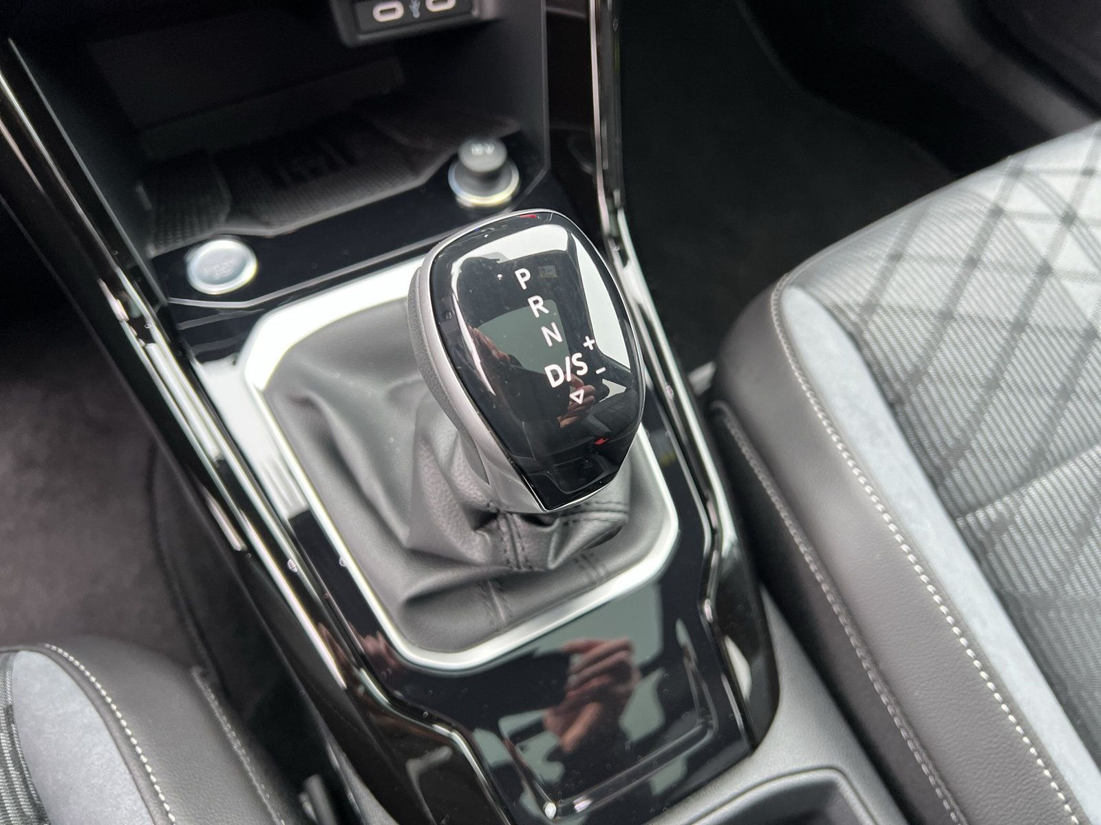 Volkswagen - T-Roc_16