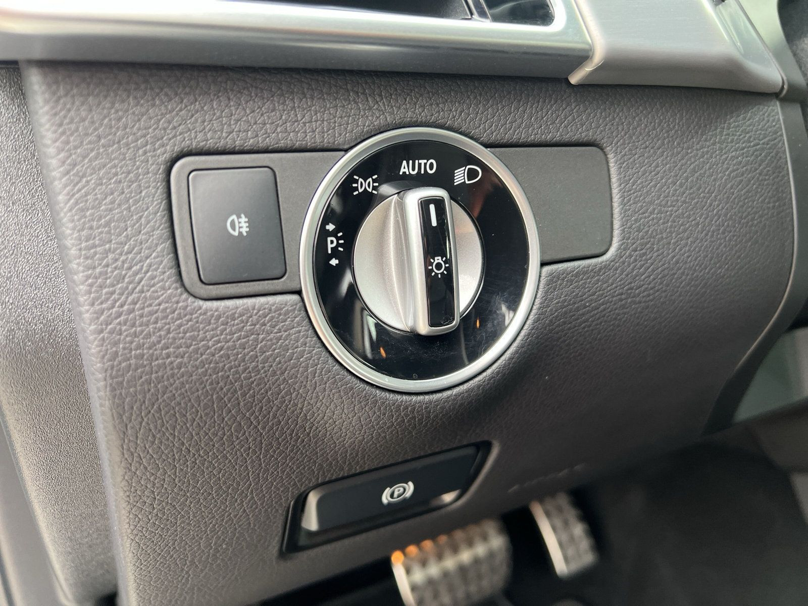 Mercedes-Benz - GLE 400_26