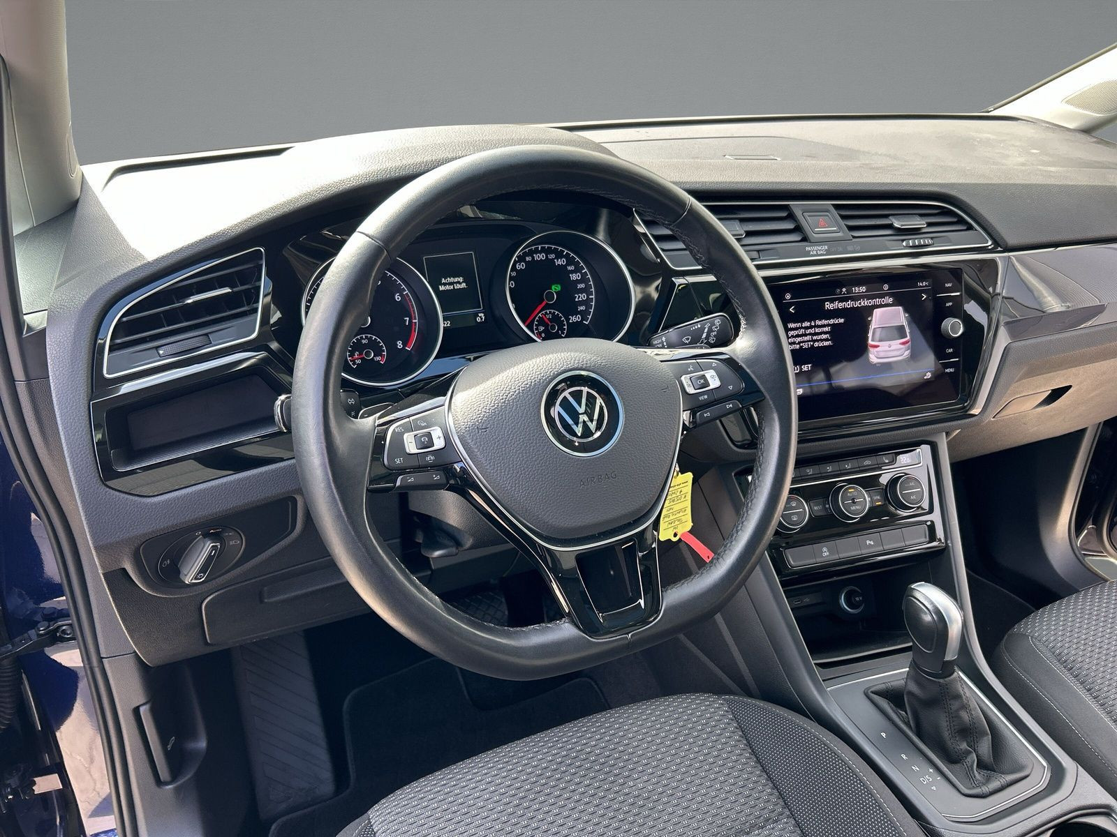 Volkswagen - Touran_8