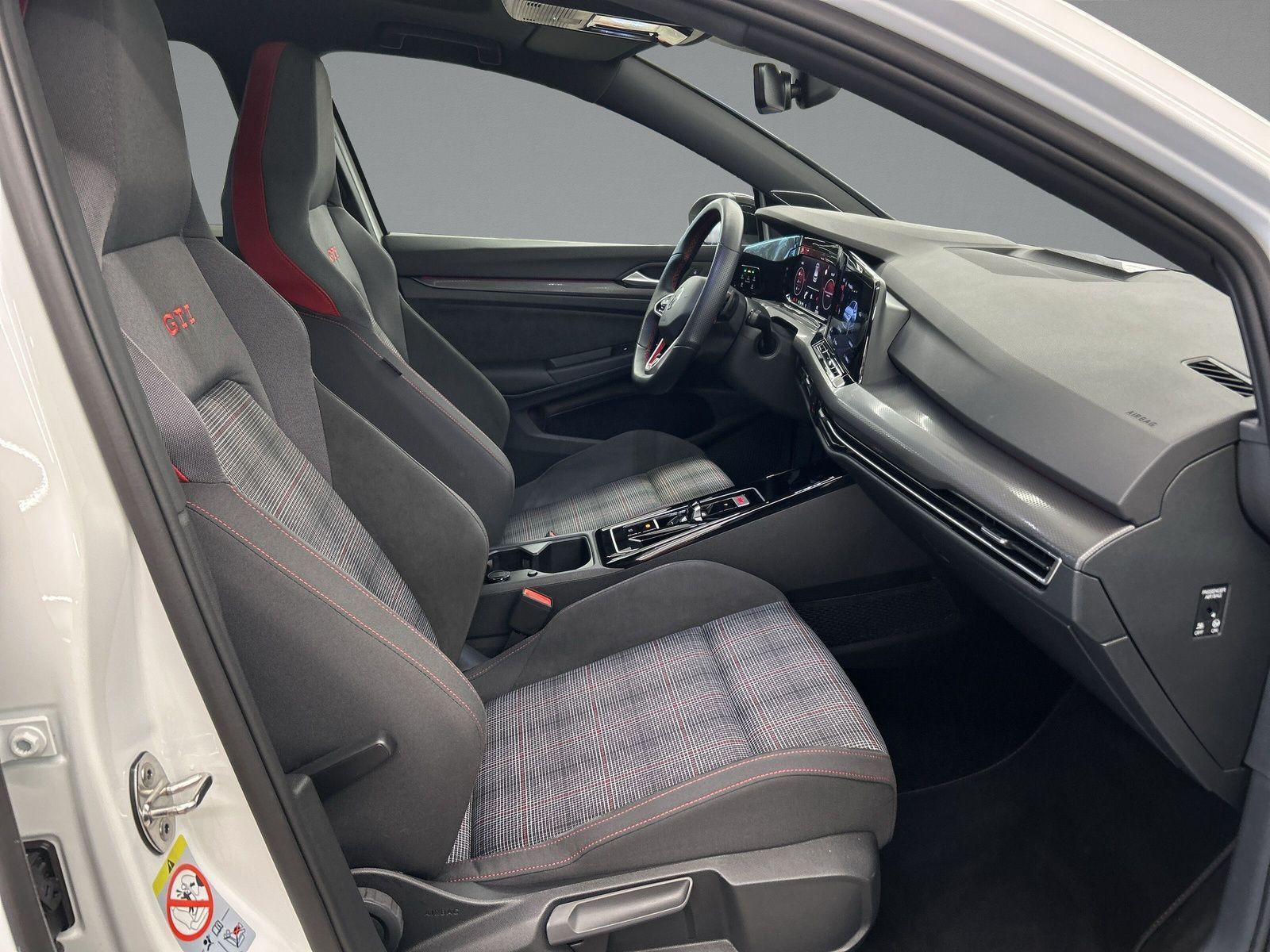 Volkswagen - Golf GTI_12