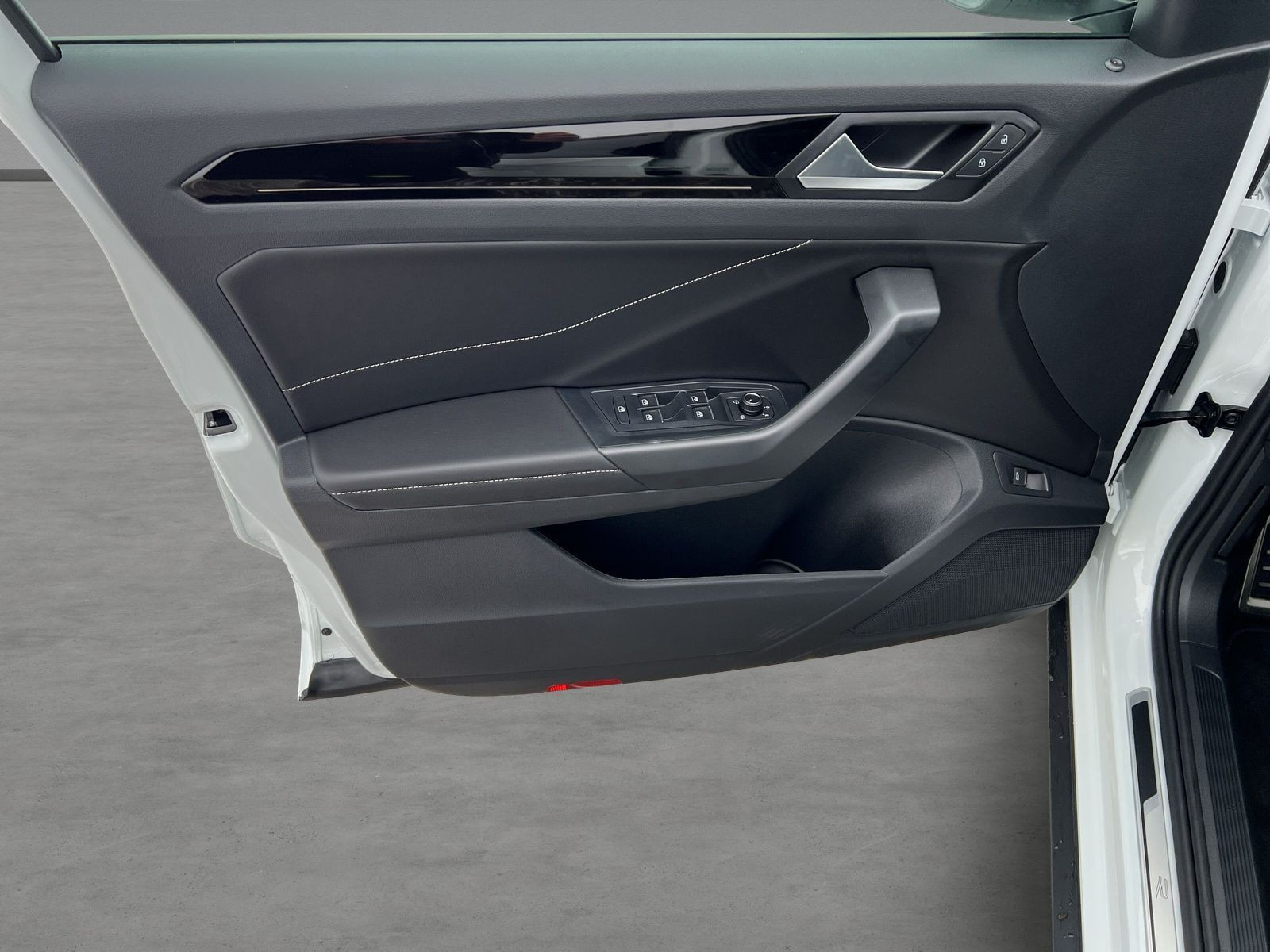 Volkswagen - T-Roc_23