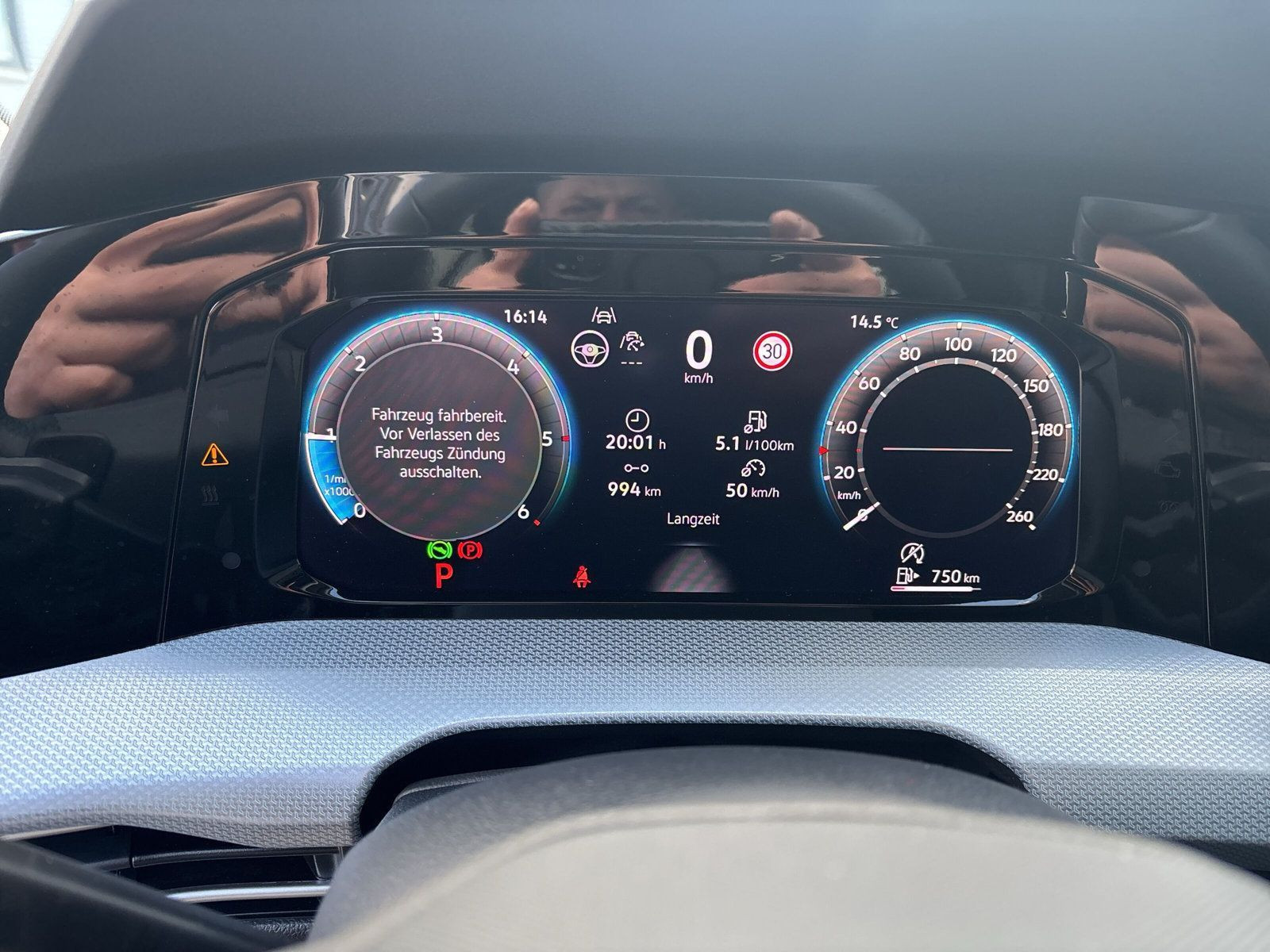 Volkswagen - Golf_22