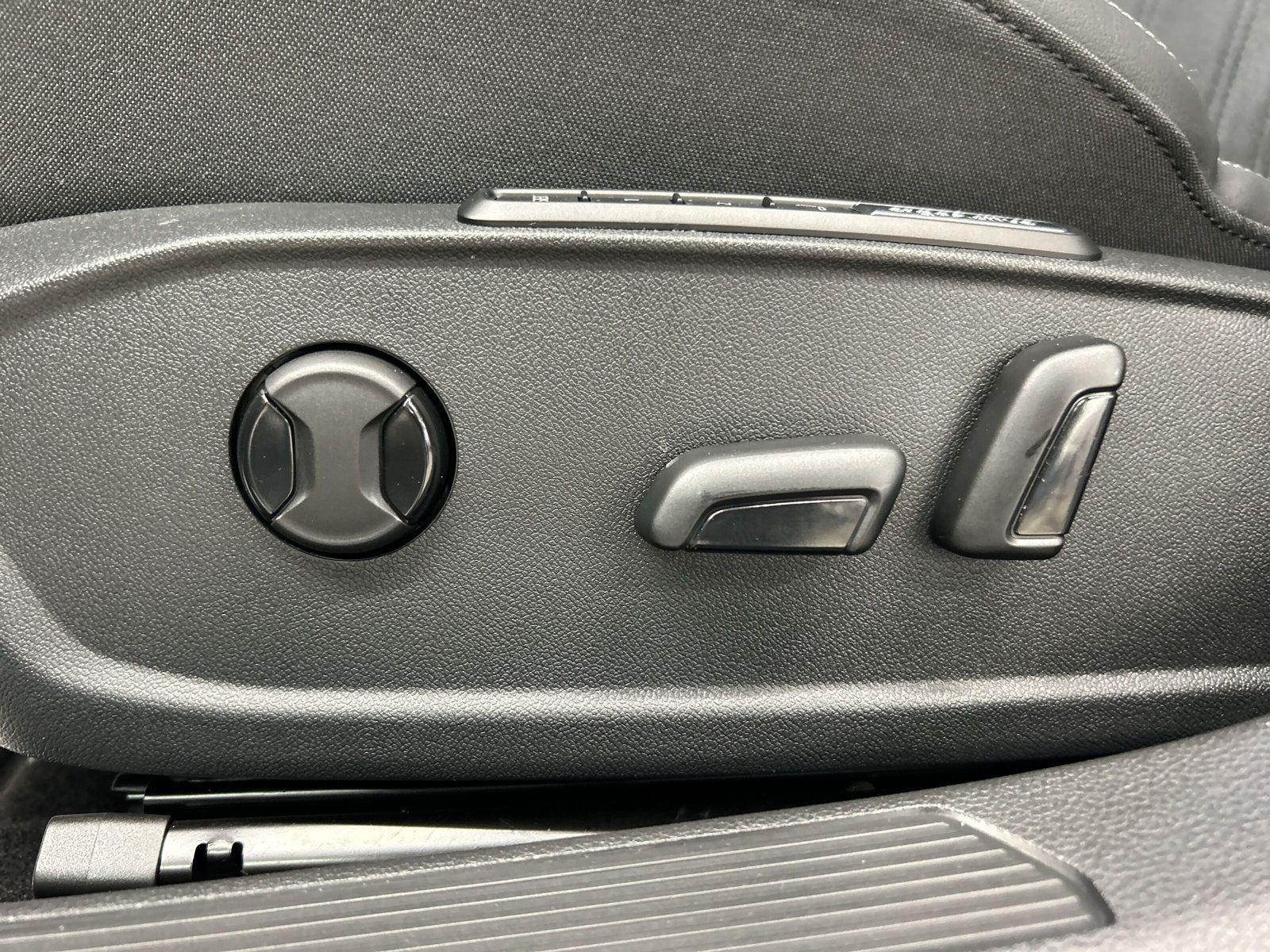 Volkswagen - Golf_22