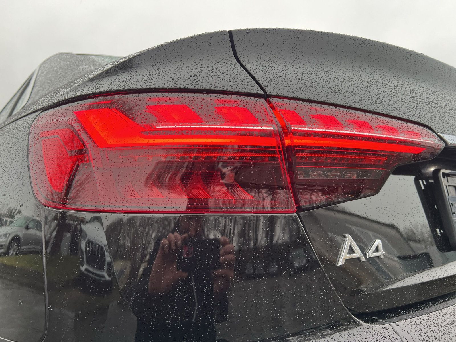 Audi - A4_27