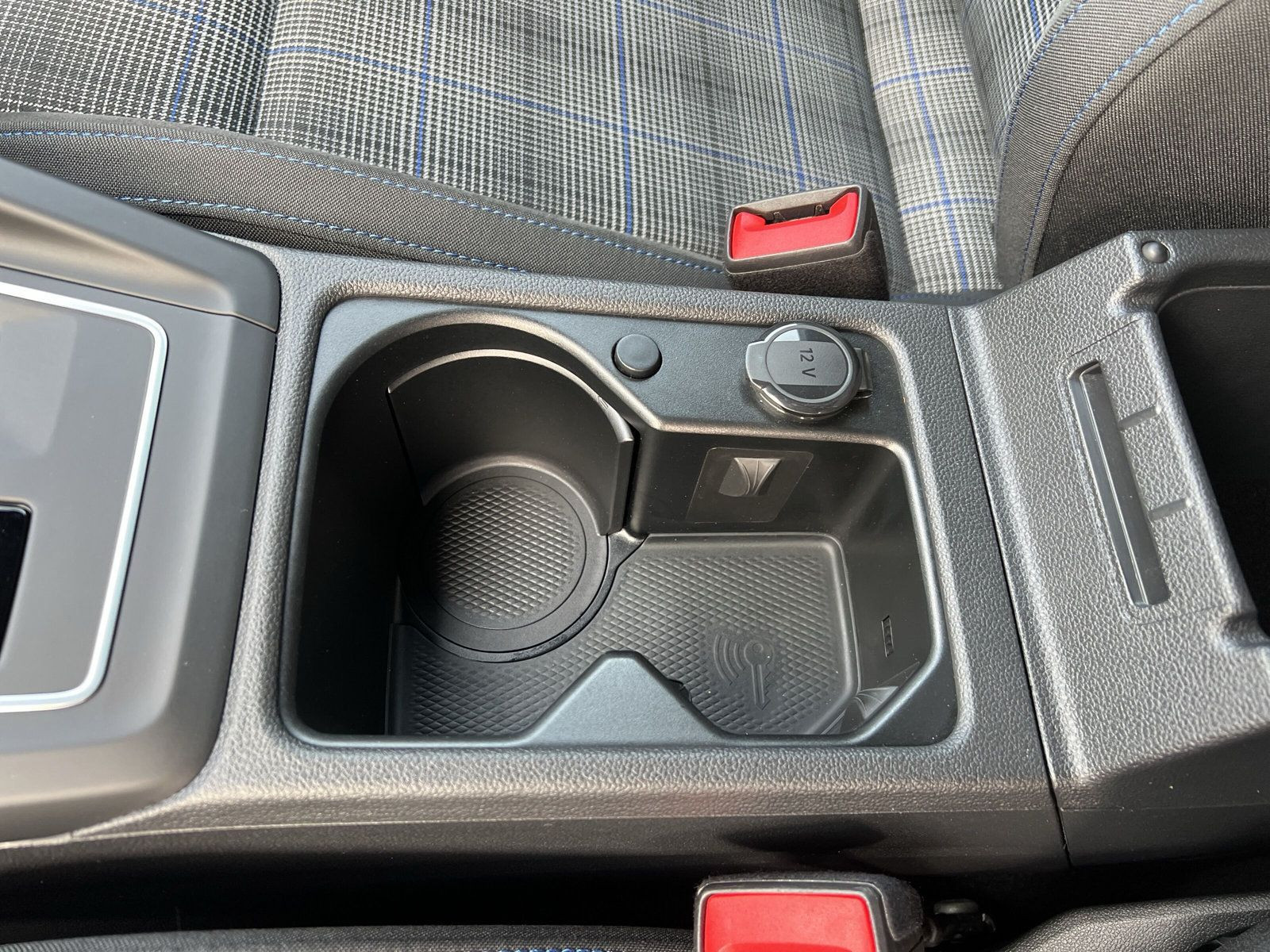 Volkswagen - Golf_34