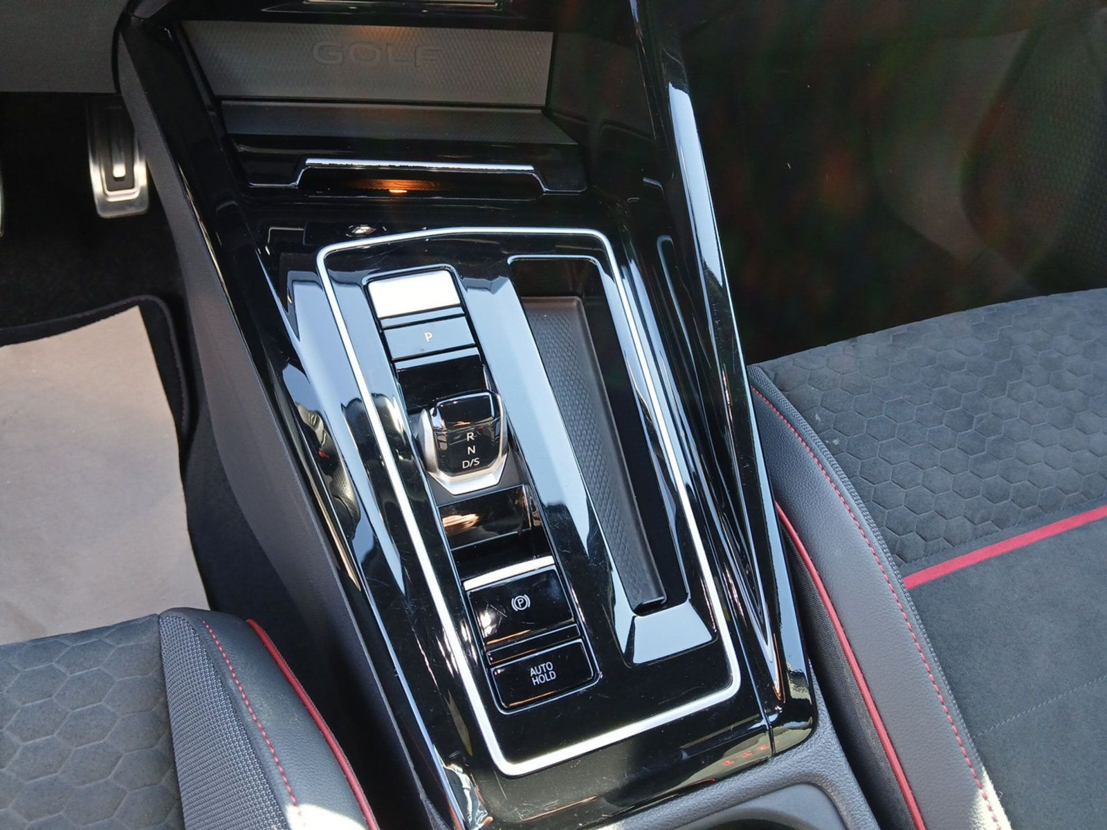 Volkswagen - Golf GTI_15