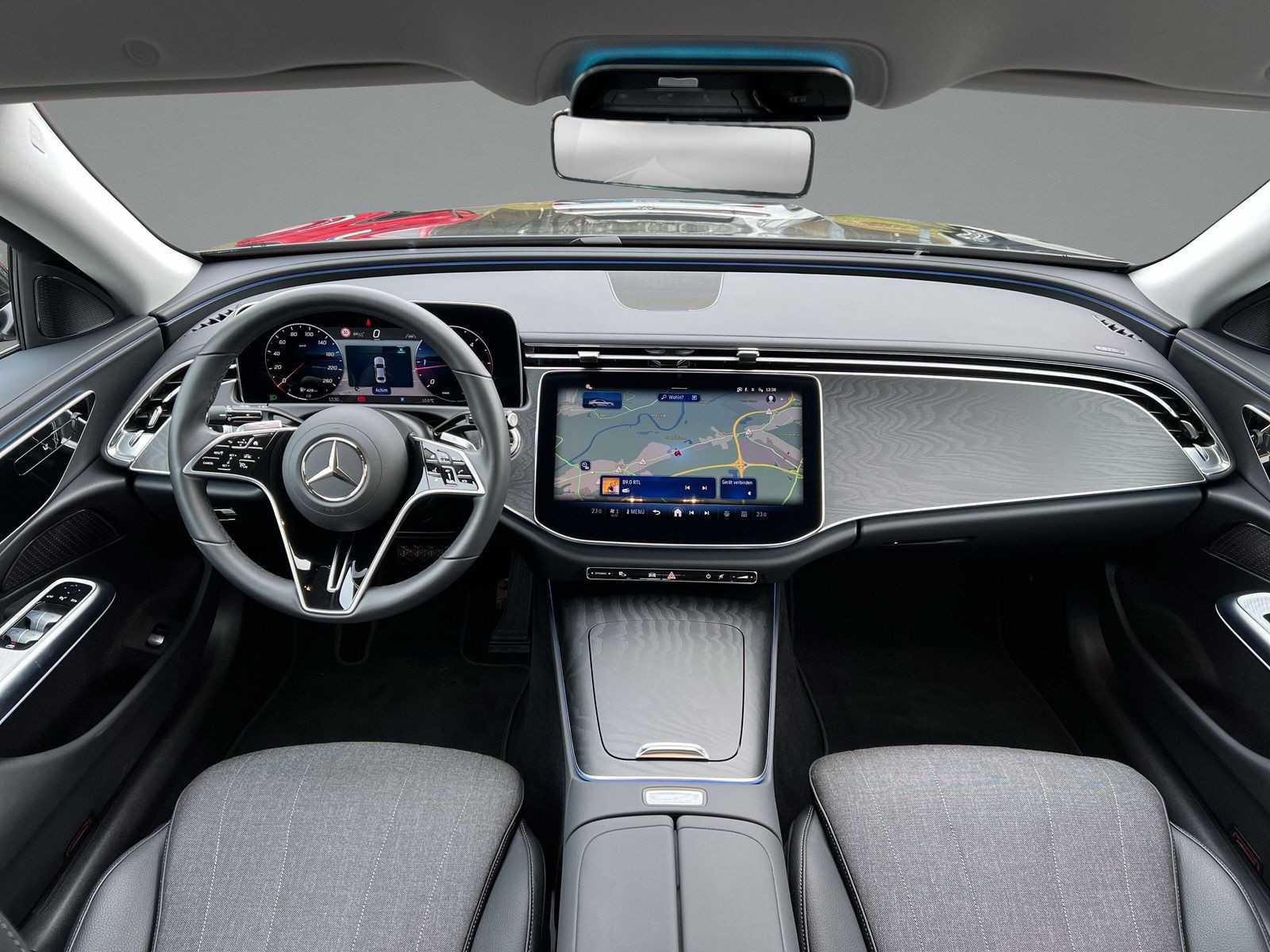 Mercedes-Benz - E 220_9