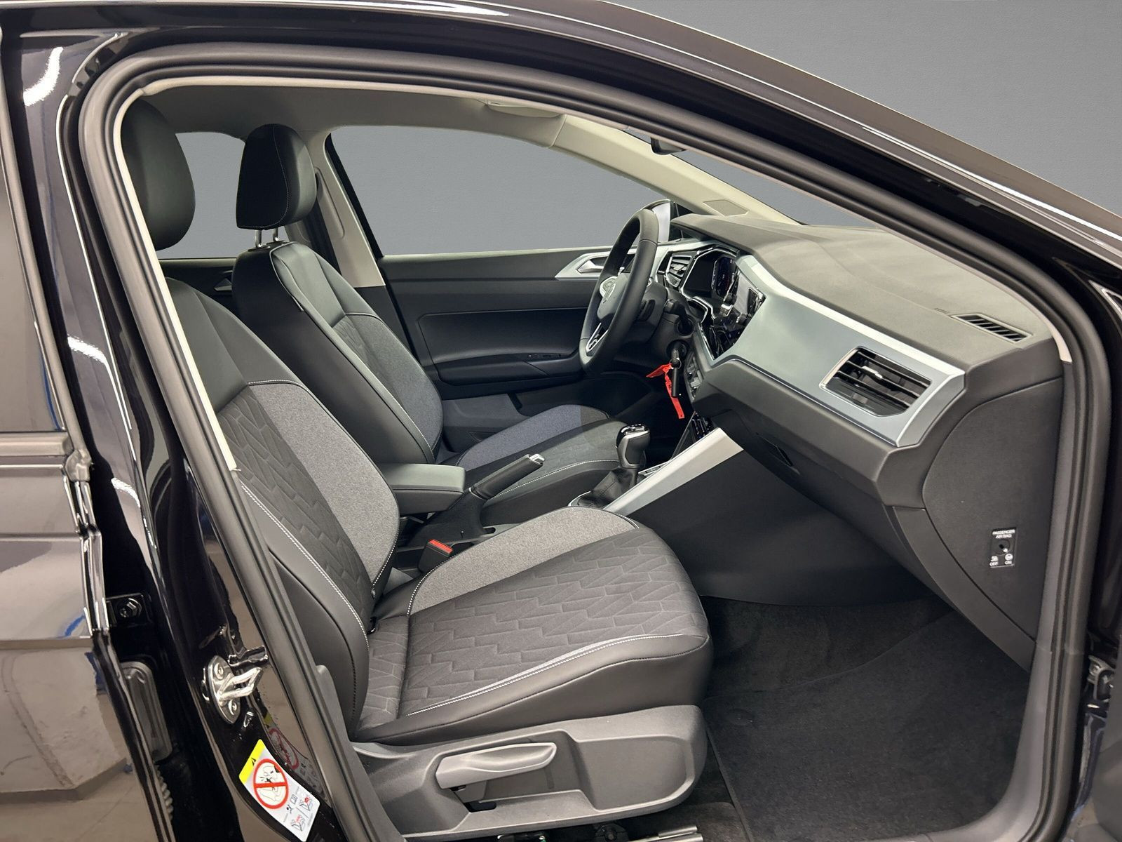 Volkswagen - Polo_12