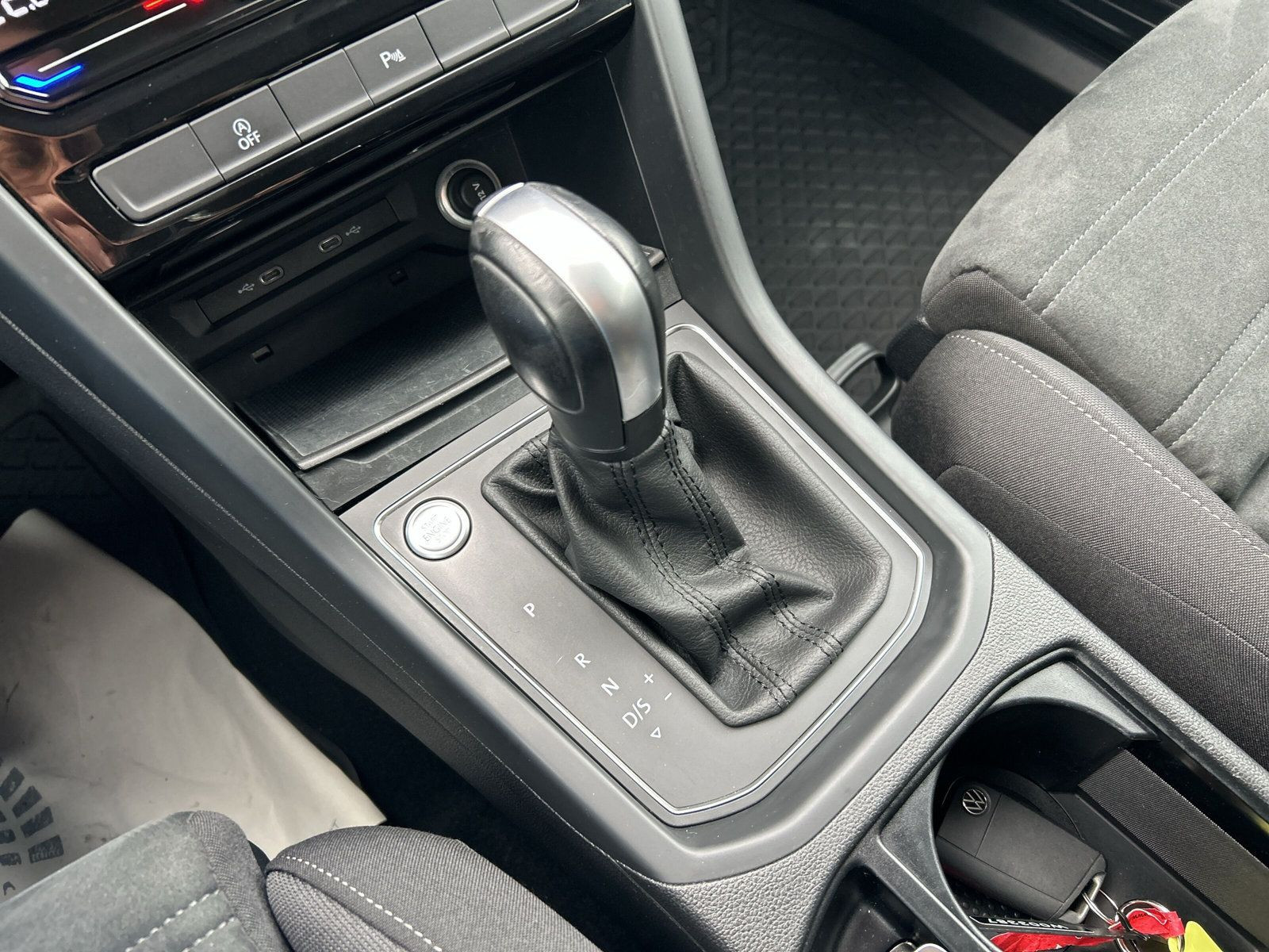 Volkswagen - Touran_15