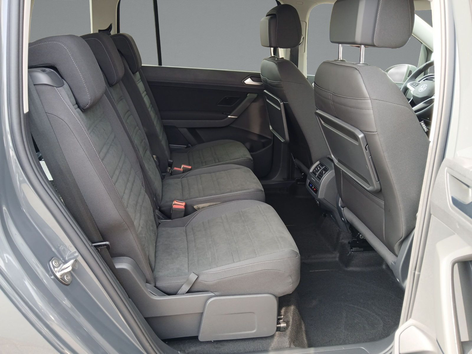 Volkswagen - Touran_14