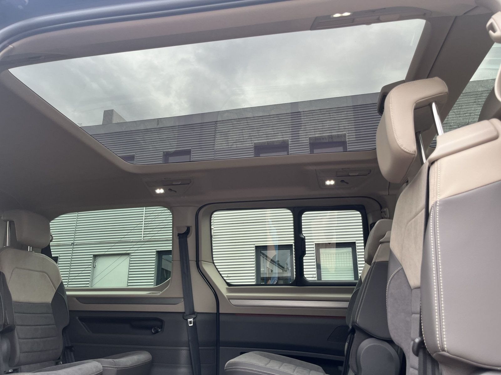 Volkswagen - Multivan_22