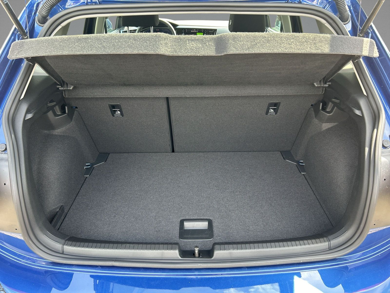 Volkswagen - Polo_11