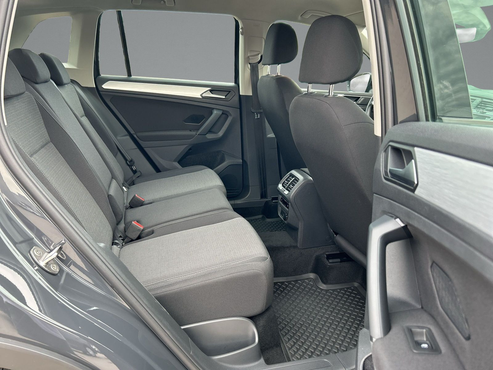 Volkswagen - Tiguan_13