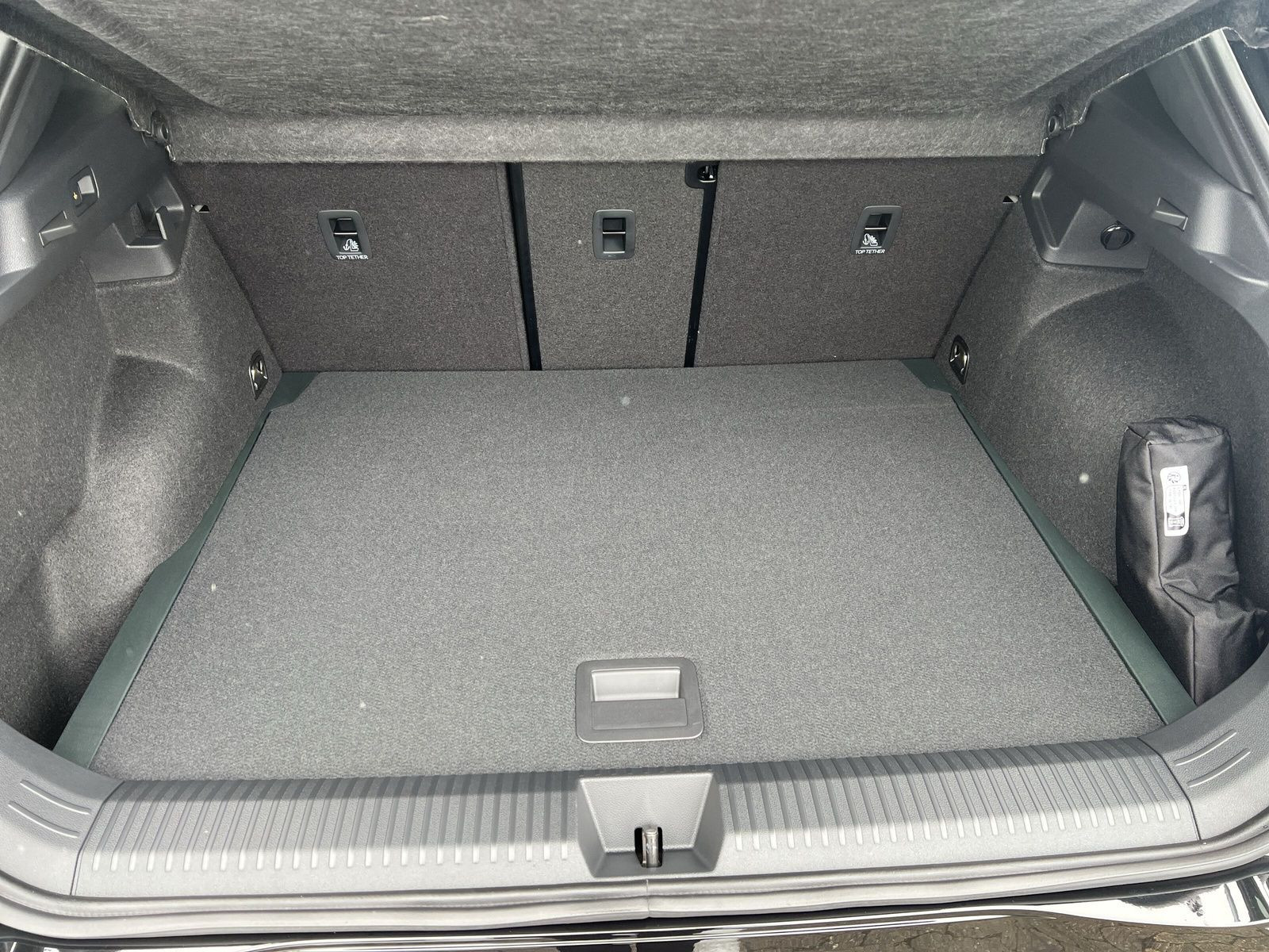 Volkswagen - T-Roc_10