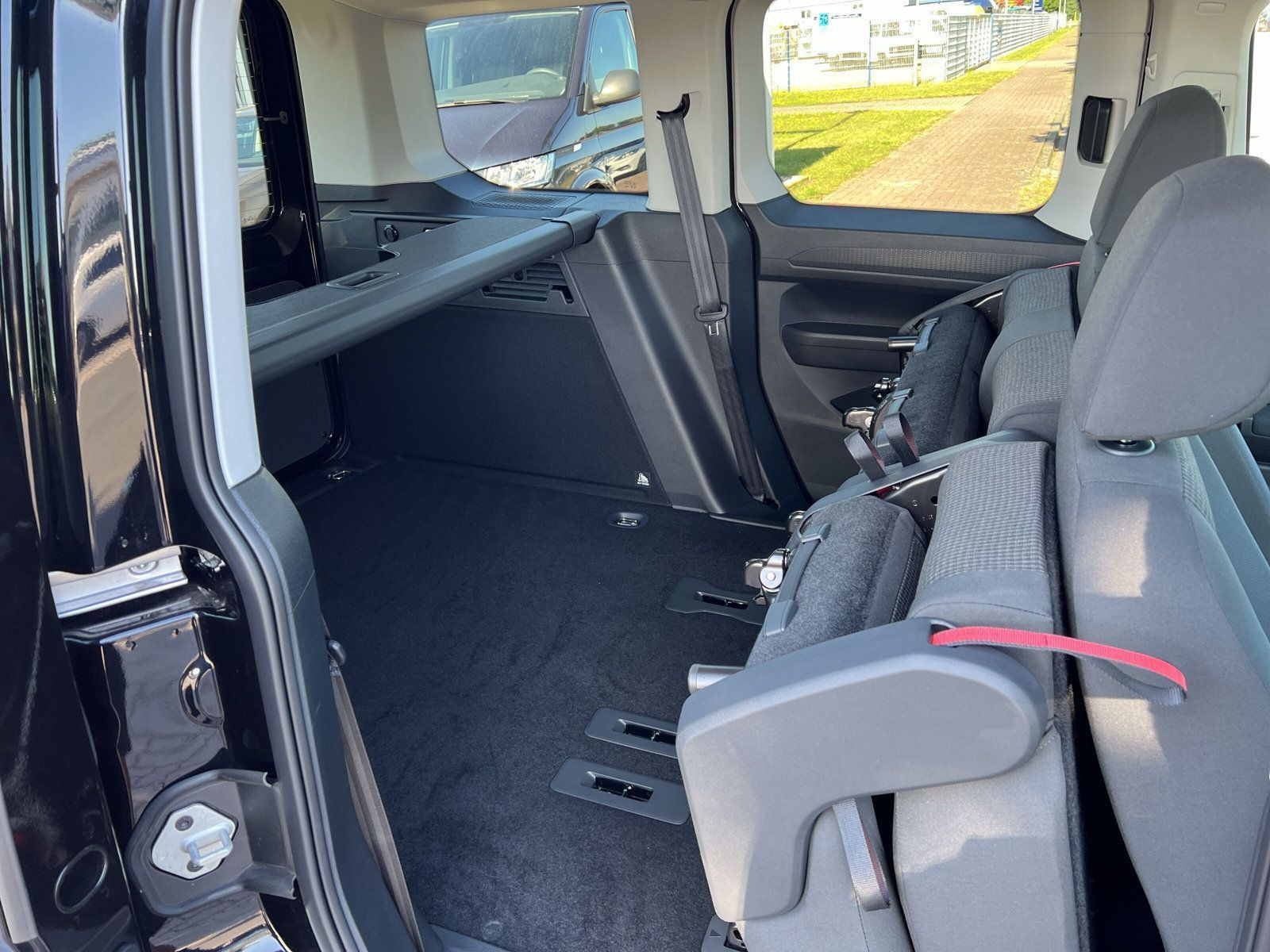 Volkswagen - Caddy_26