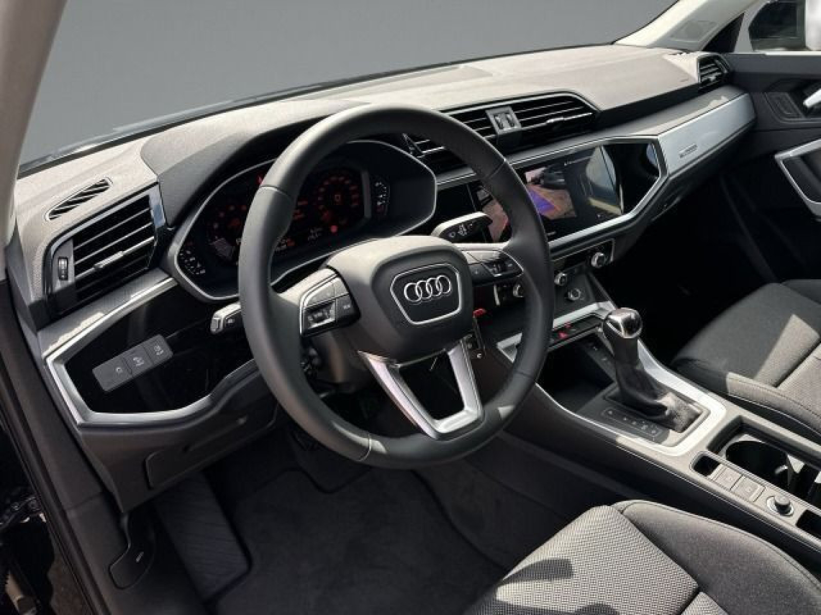 Audi - Q3_7