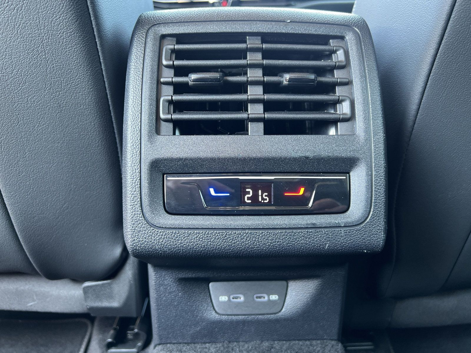 Volkswagen - Golf_26