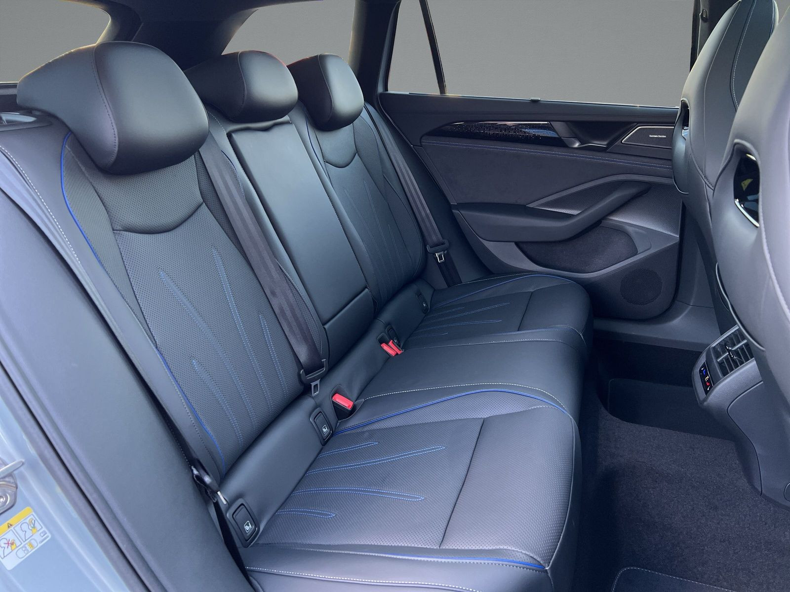 Volkswagen - Passat Variant_14