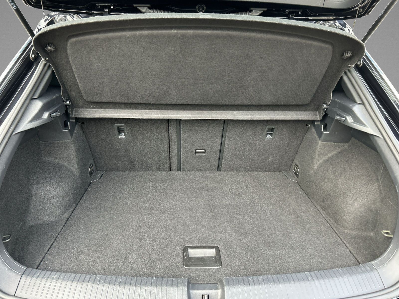 Volkswagen - T-Roc_11