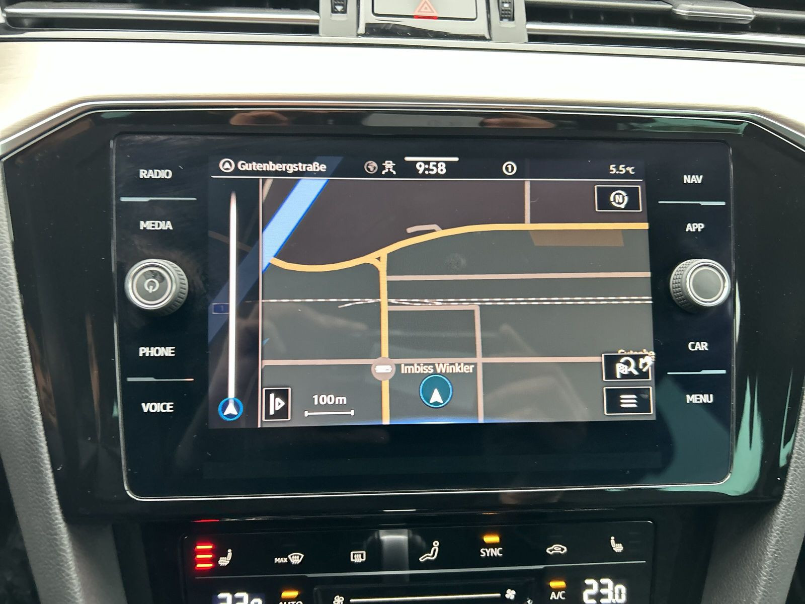 Volkswagen - Passat Variant_19