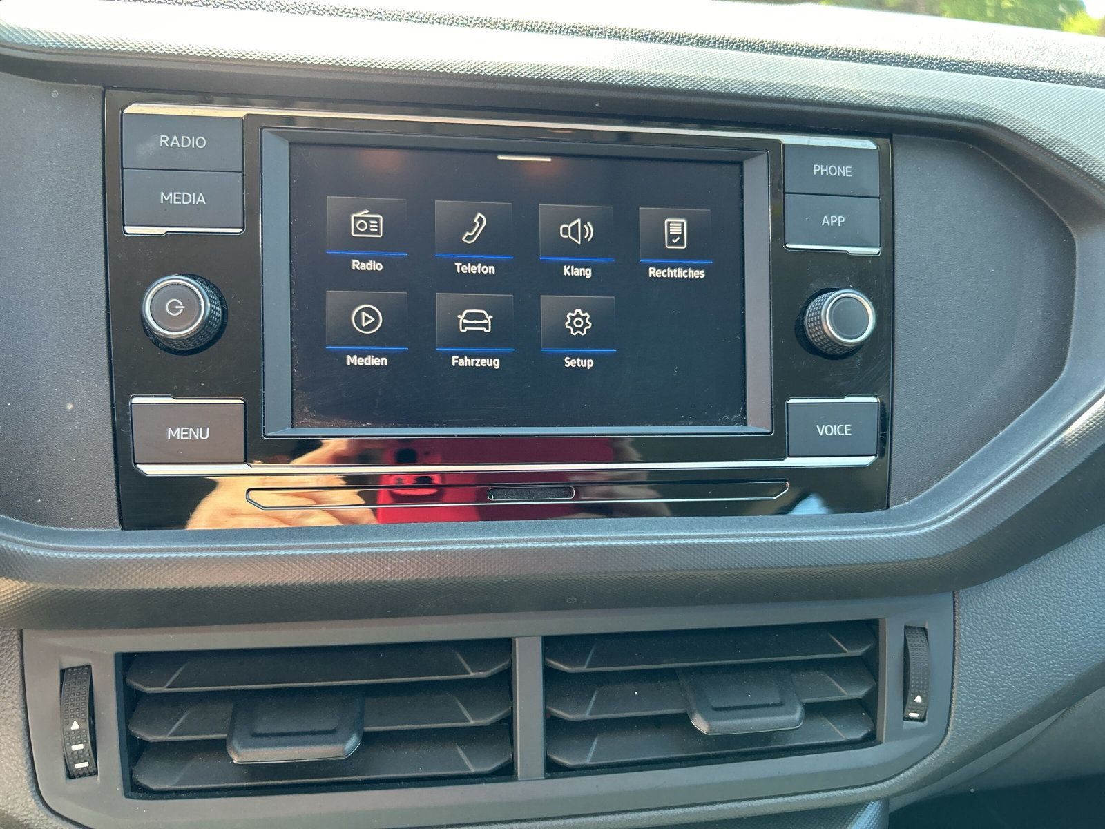 Volkswagen - T-Cross_16