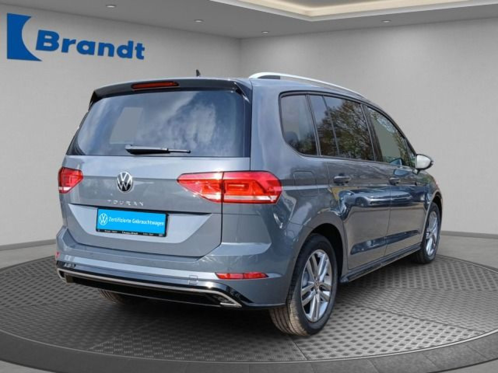 Volkswagen - Touran_4