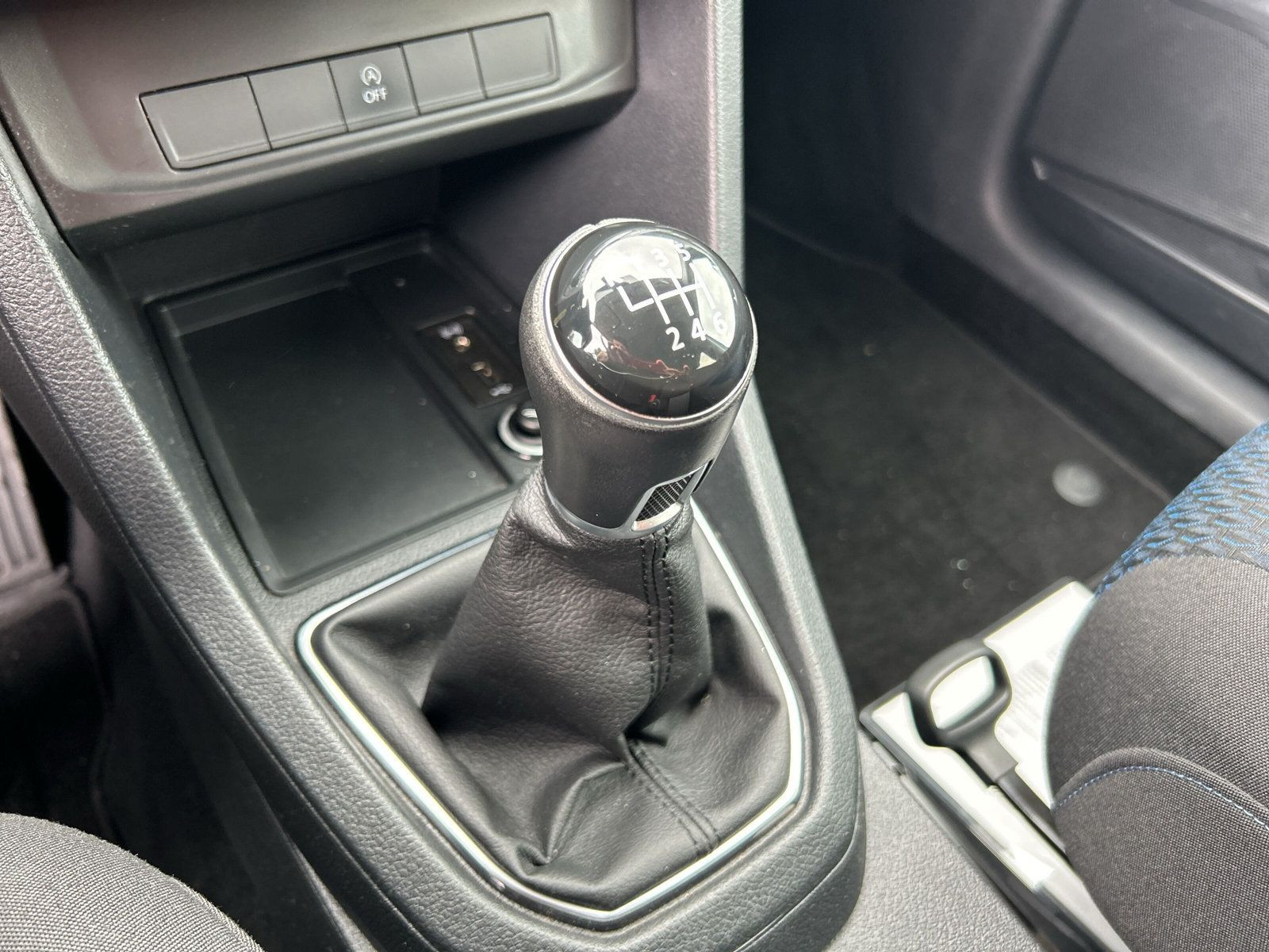 Volkswagen - Caddy_15