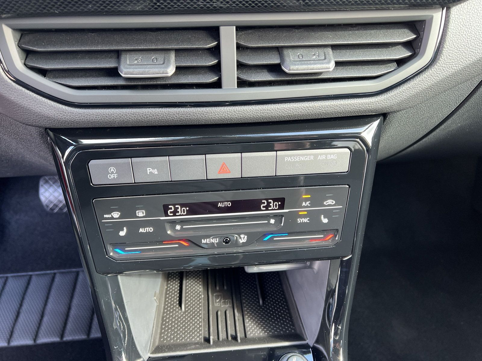 Volkswagen - T-Cross_19