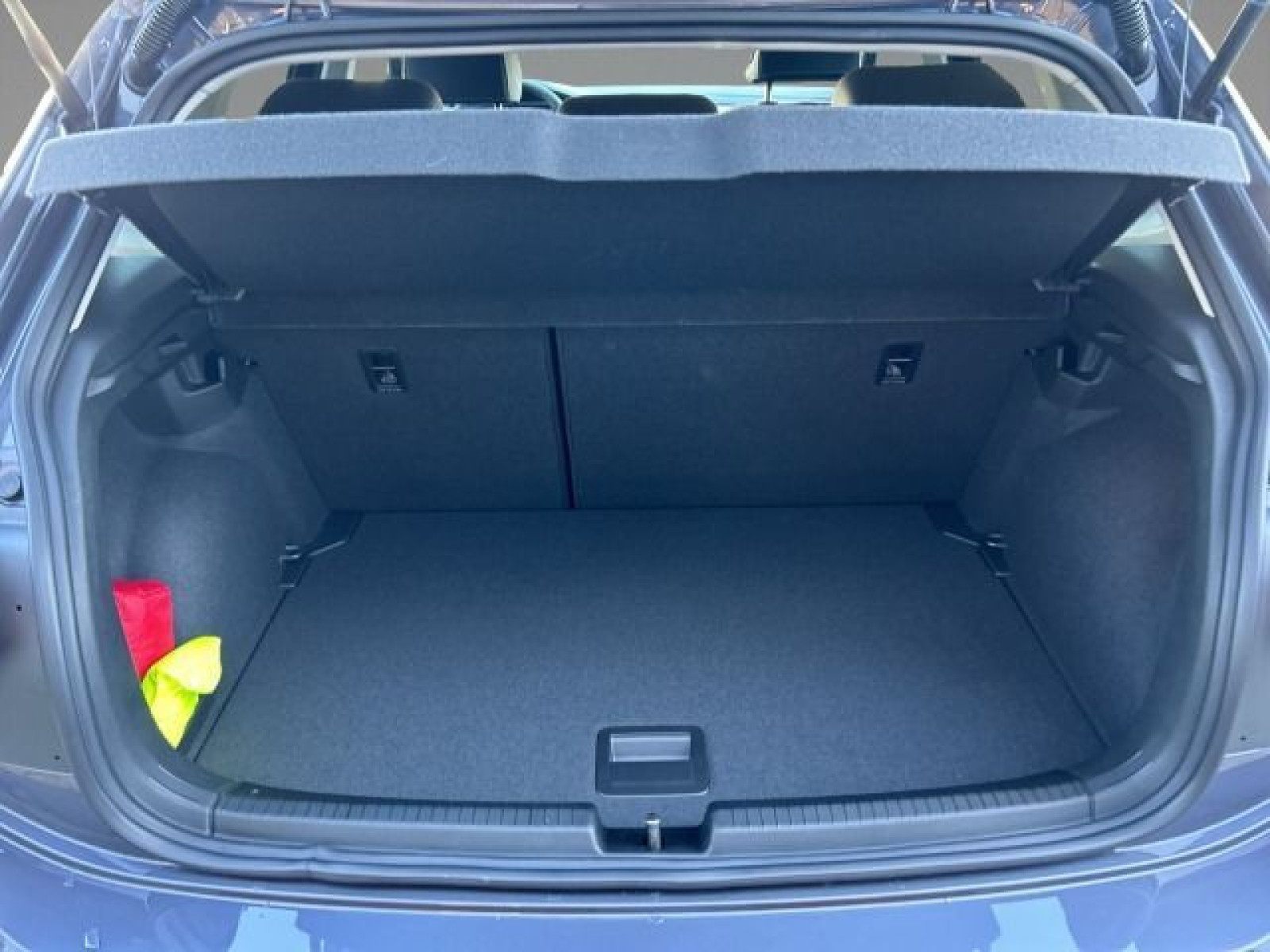 Volkswagen - Polo_12