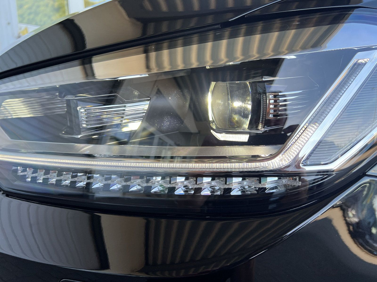 Volkswagen - Touran_36