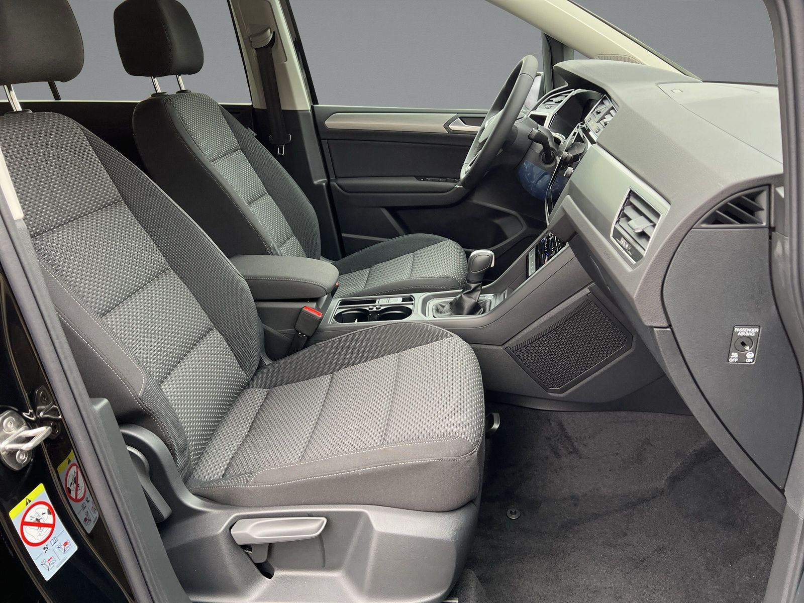 Volkswagen - Touran_12