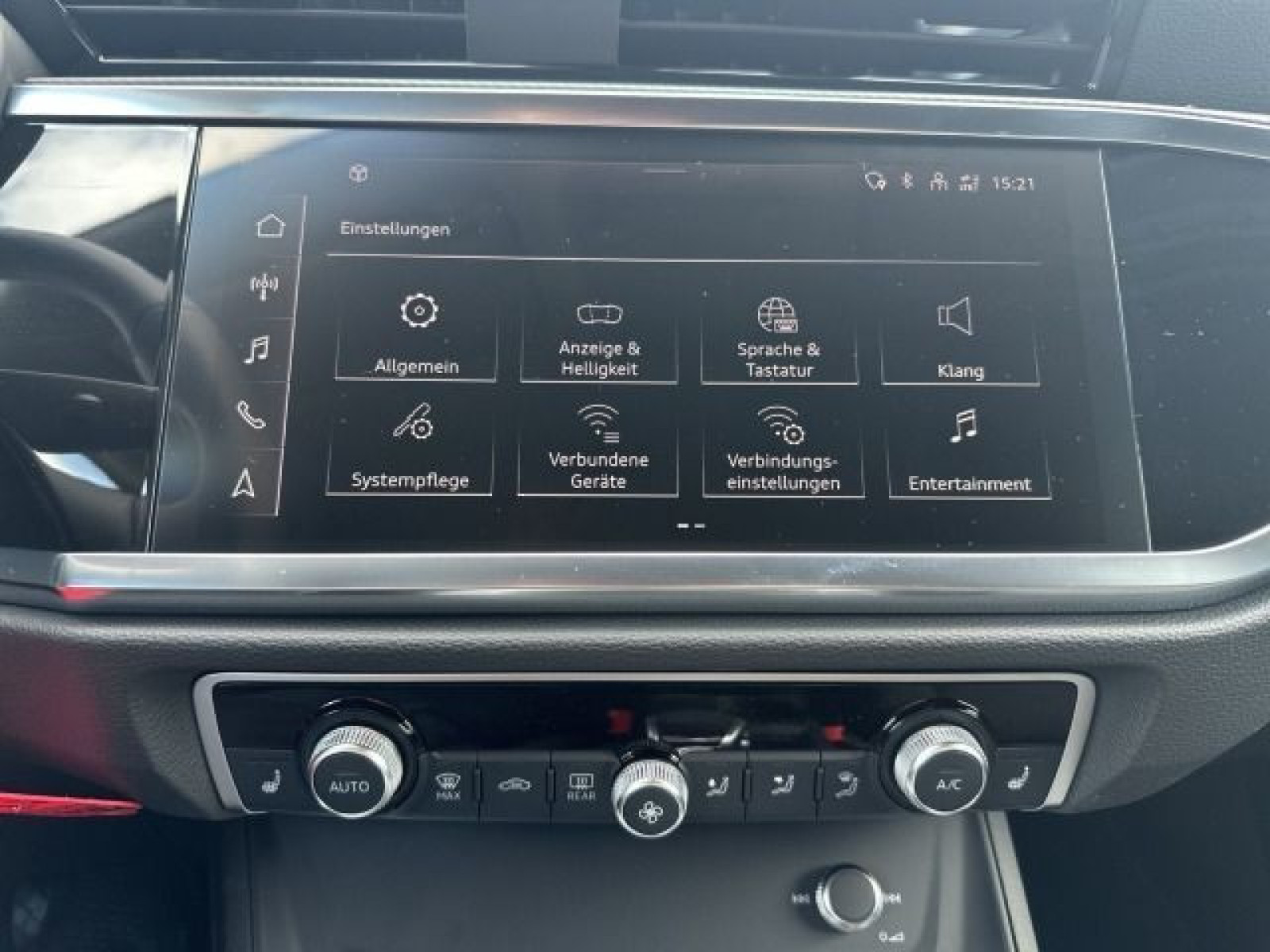 Audi - Q3_16
