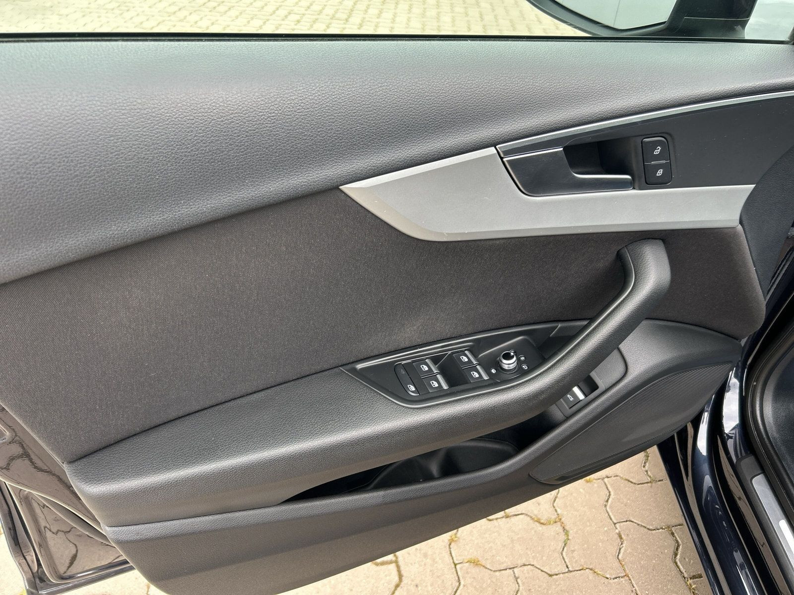 Audi - A4 Limousine_21