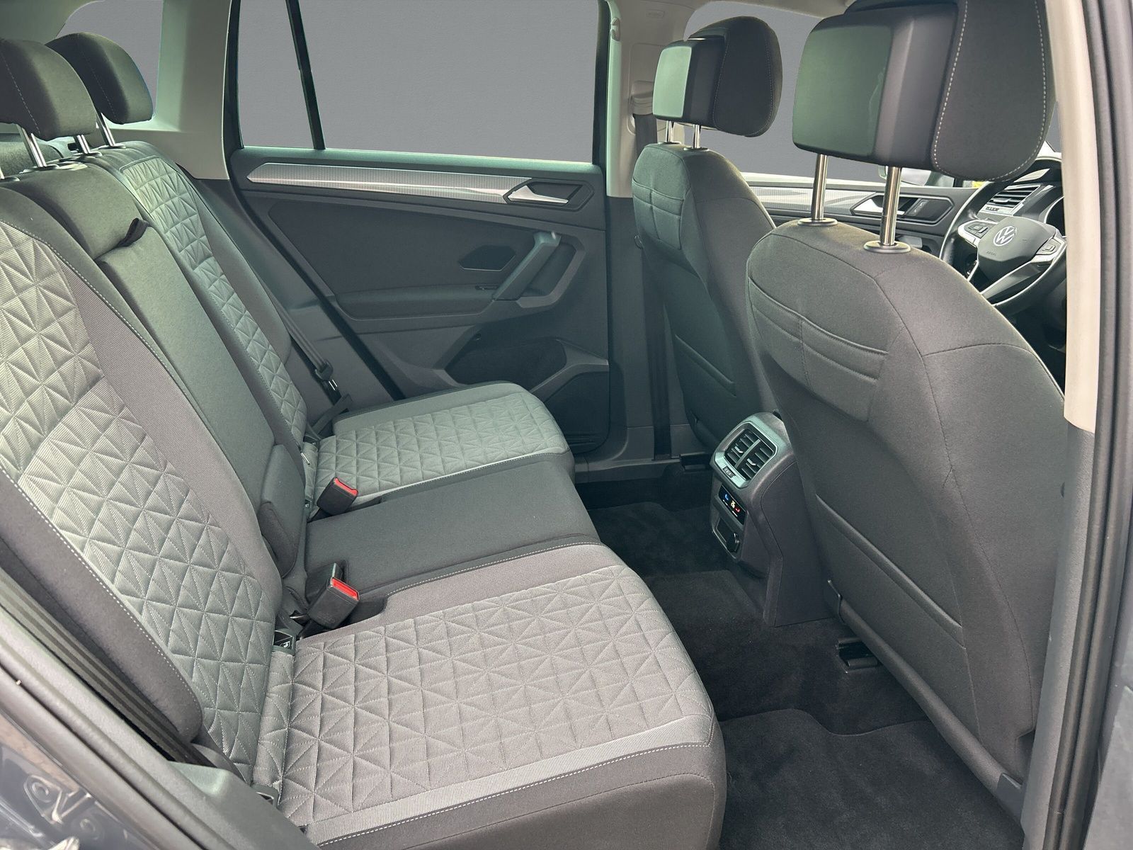 Volkswagen - Tiguan_12