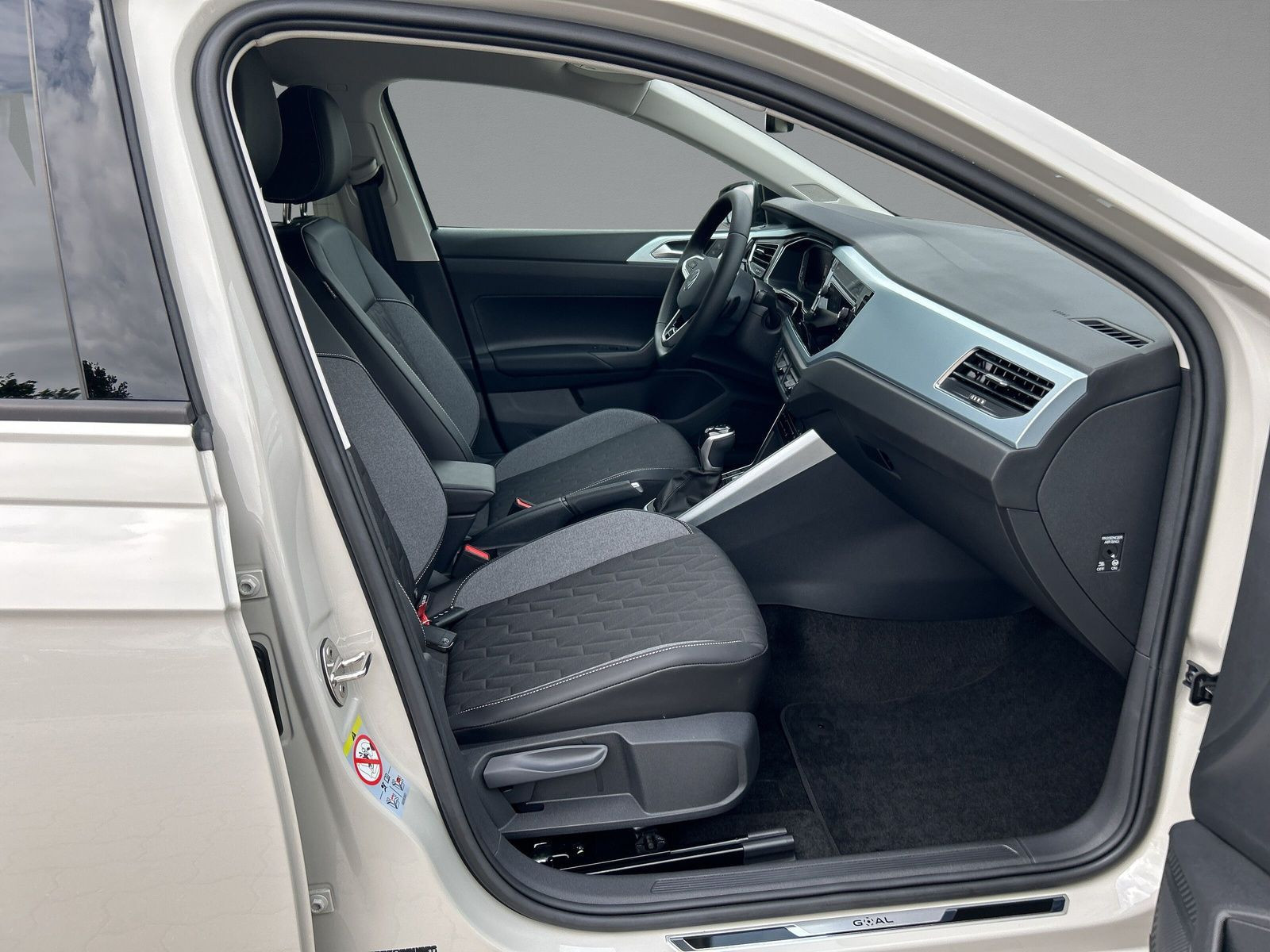 Volkswagen - Polo_13