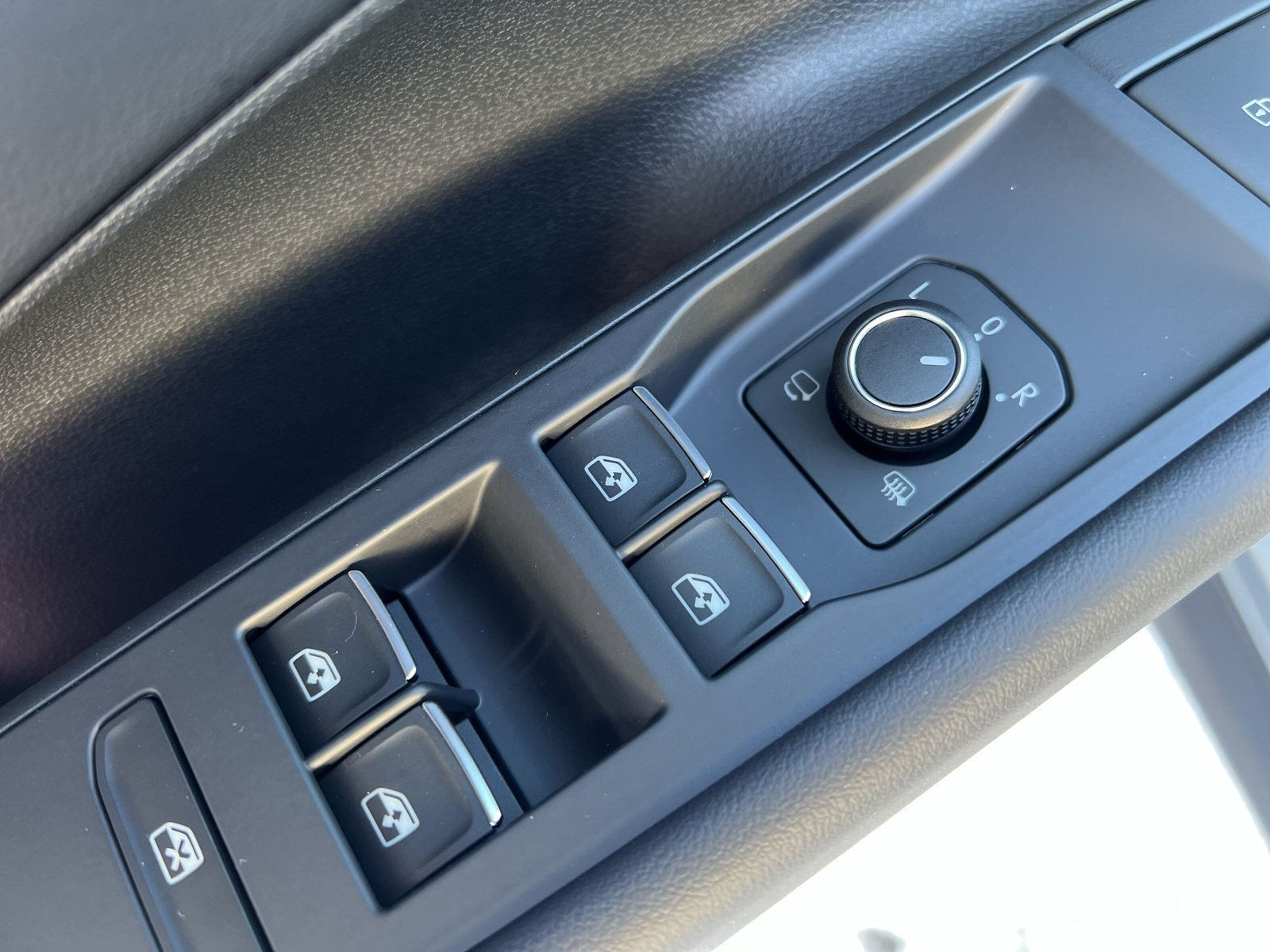 Volkswagen - T-Roc_28