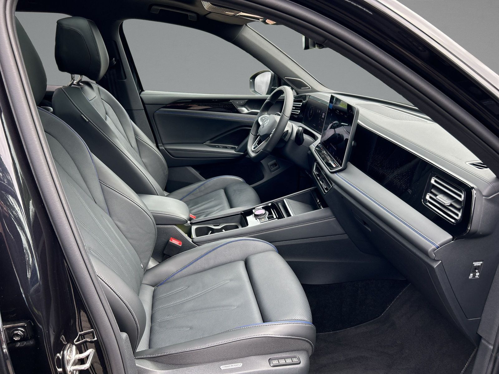 Volkswagen - Tiguan_13