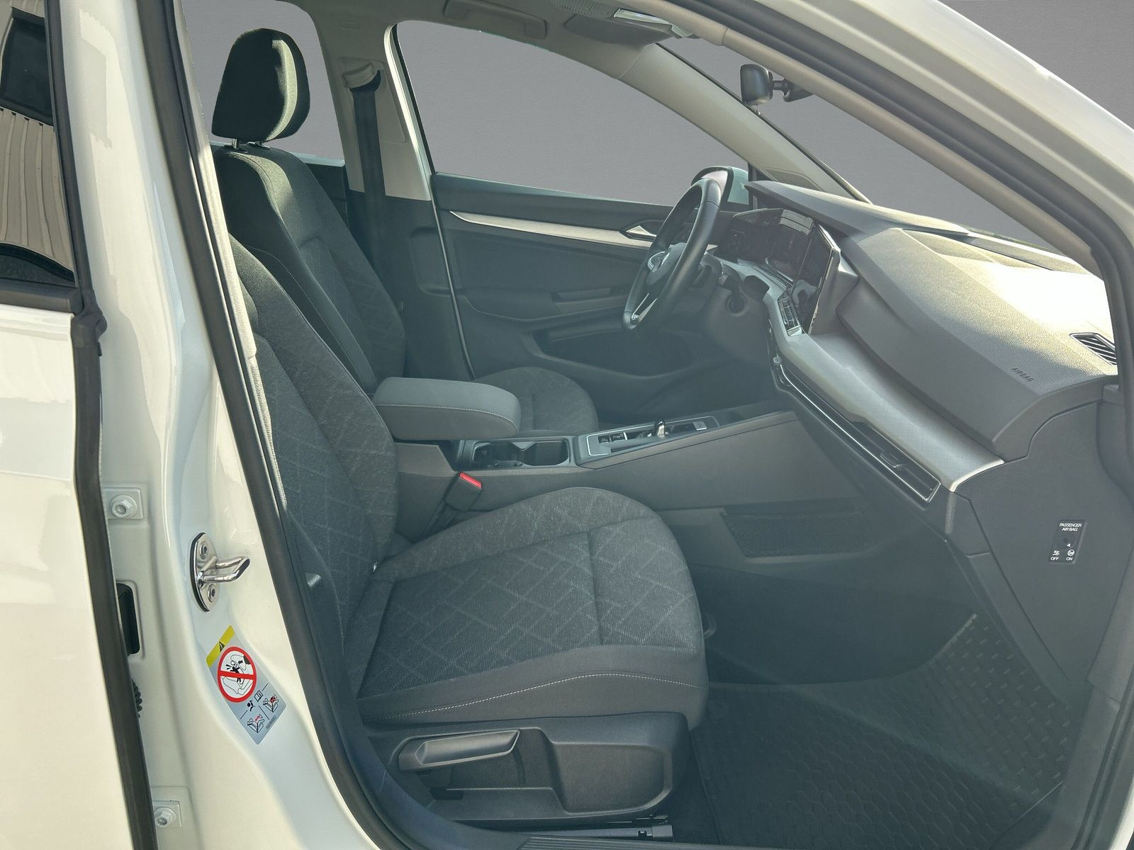 Volkswagen - Golf_12