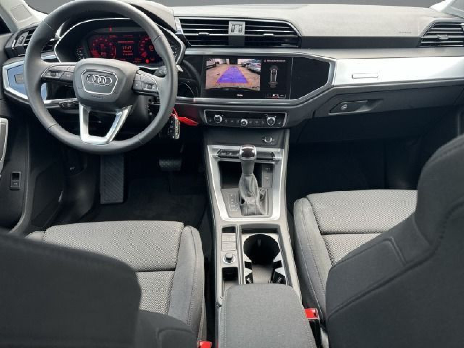 Audi - Q3_8