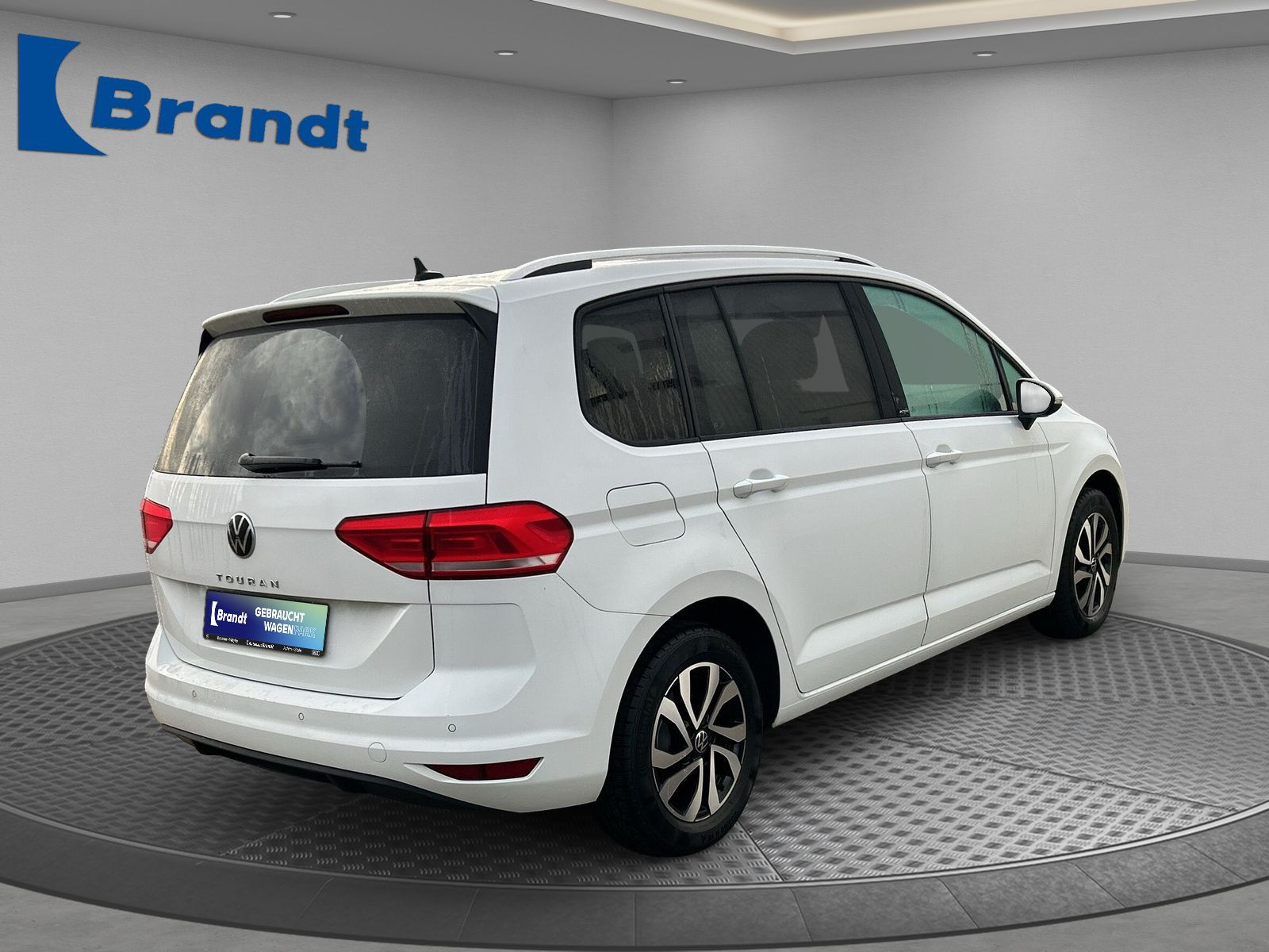 Volkswagen - Touran_4