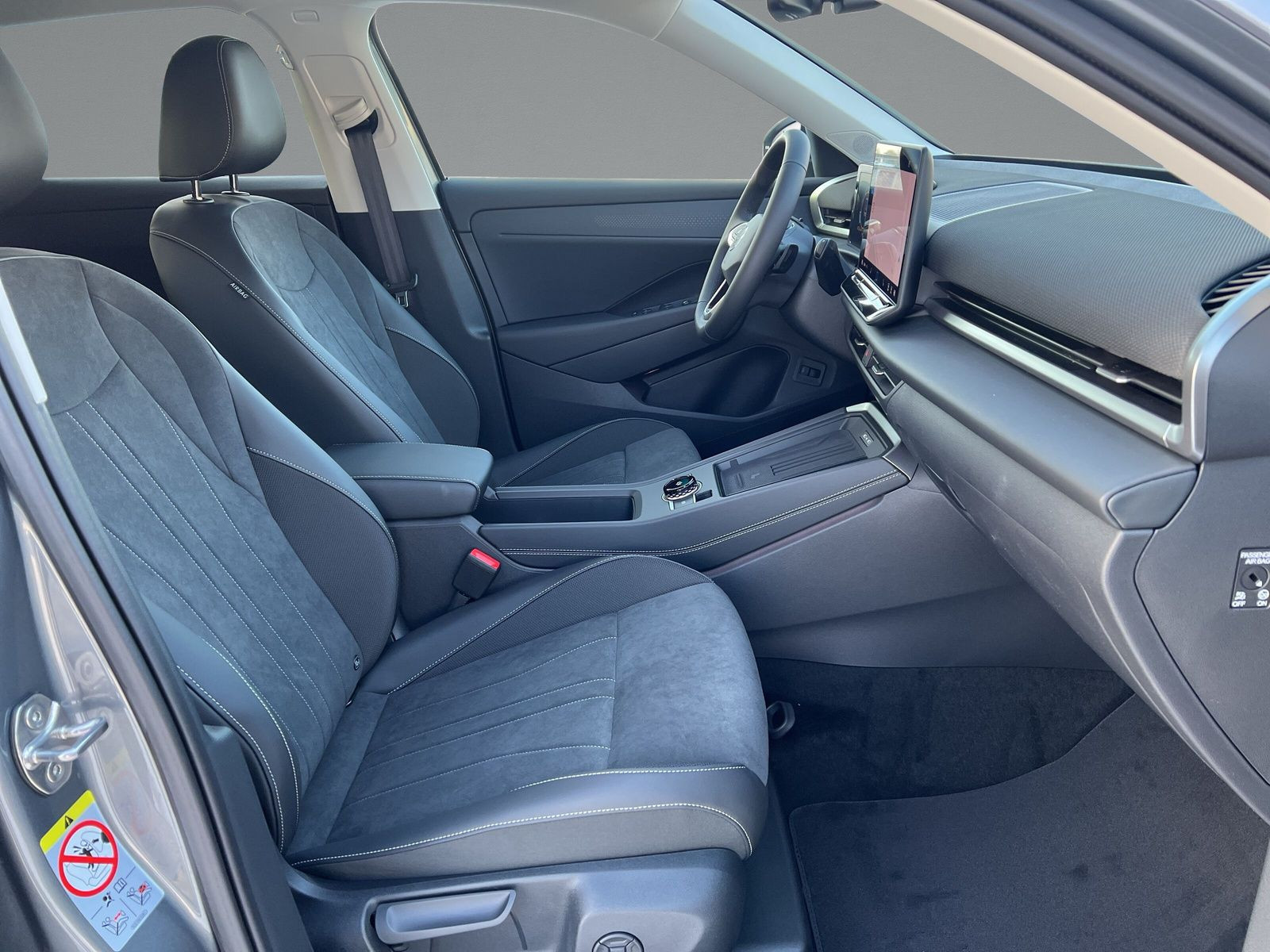 Volkswagen - T-Roc_10