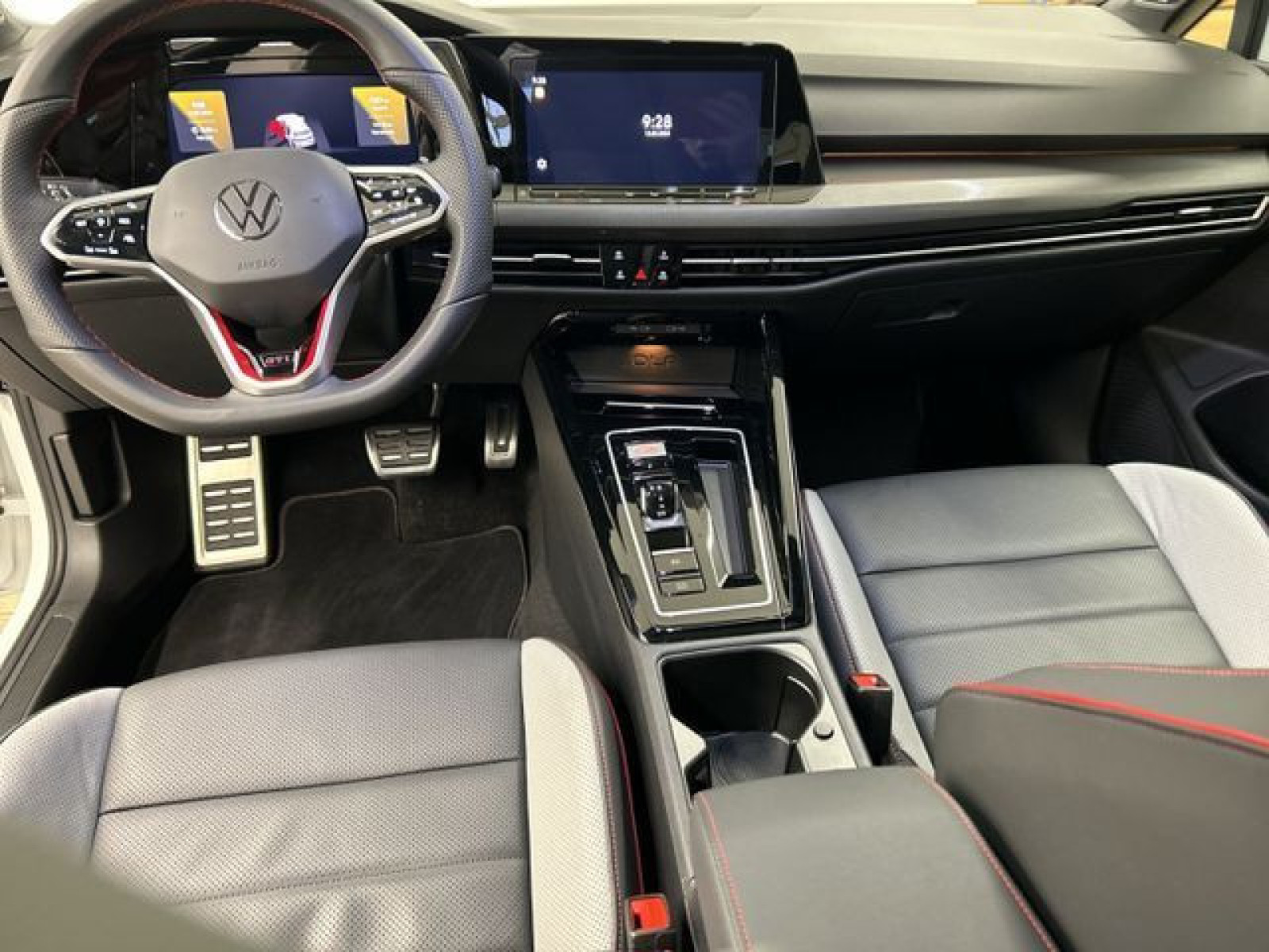 Volkswagen - Golf GTI_11