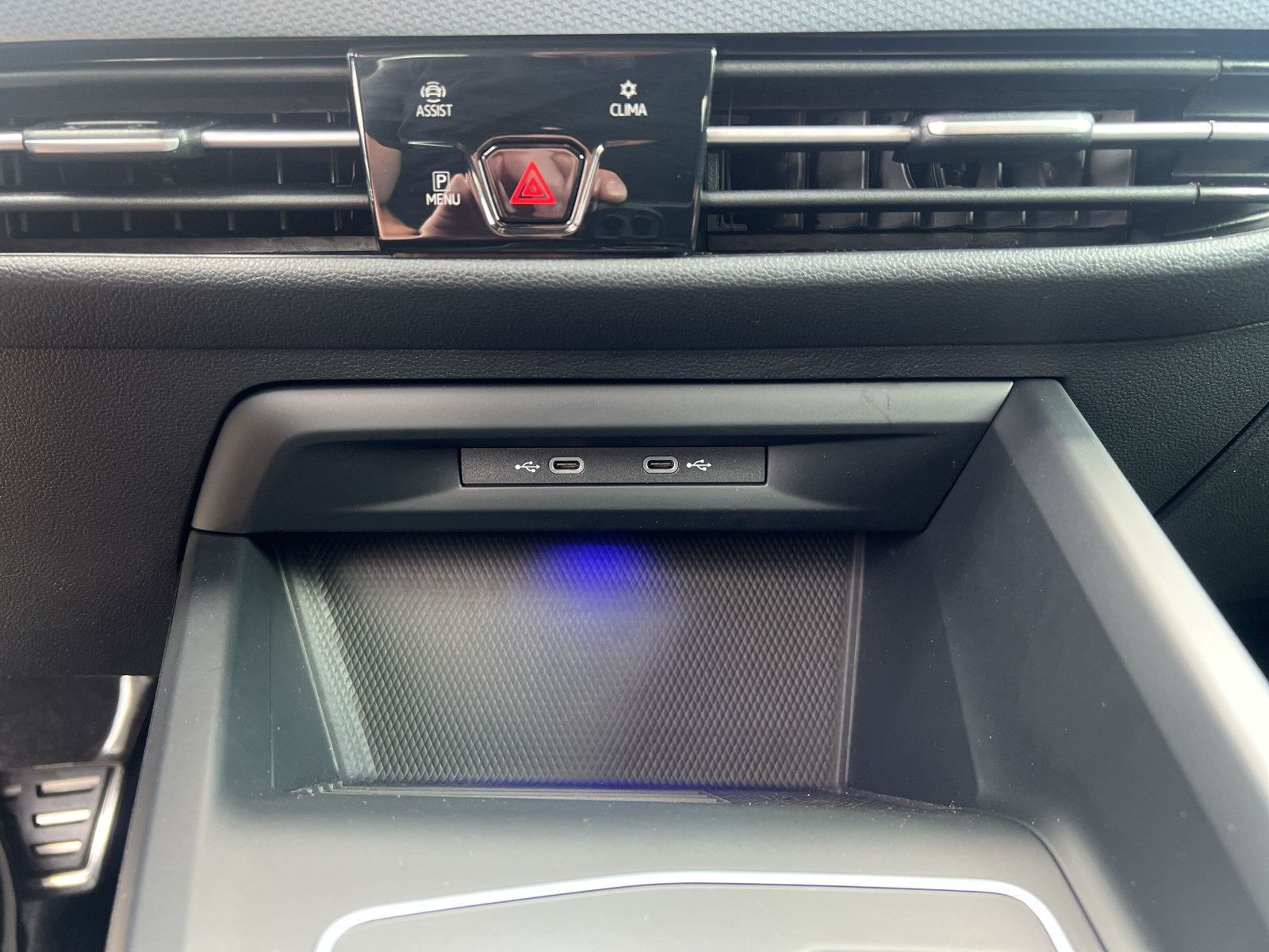 Volkswagen - Golf_16